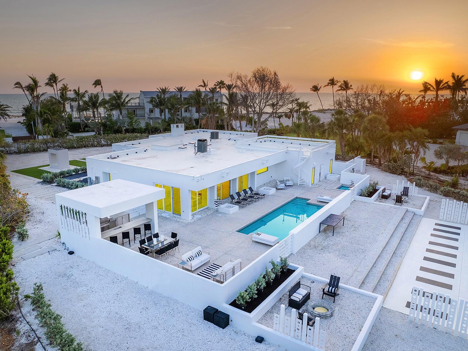 7647 SANDERLING RD, SARASOTA, FL, 34242