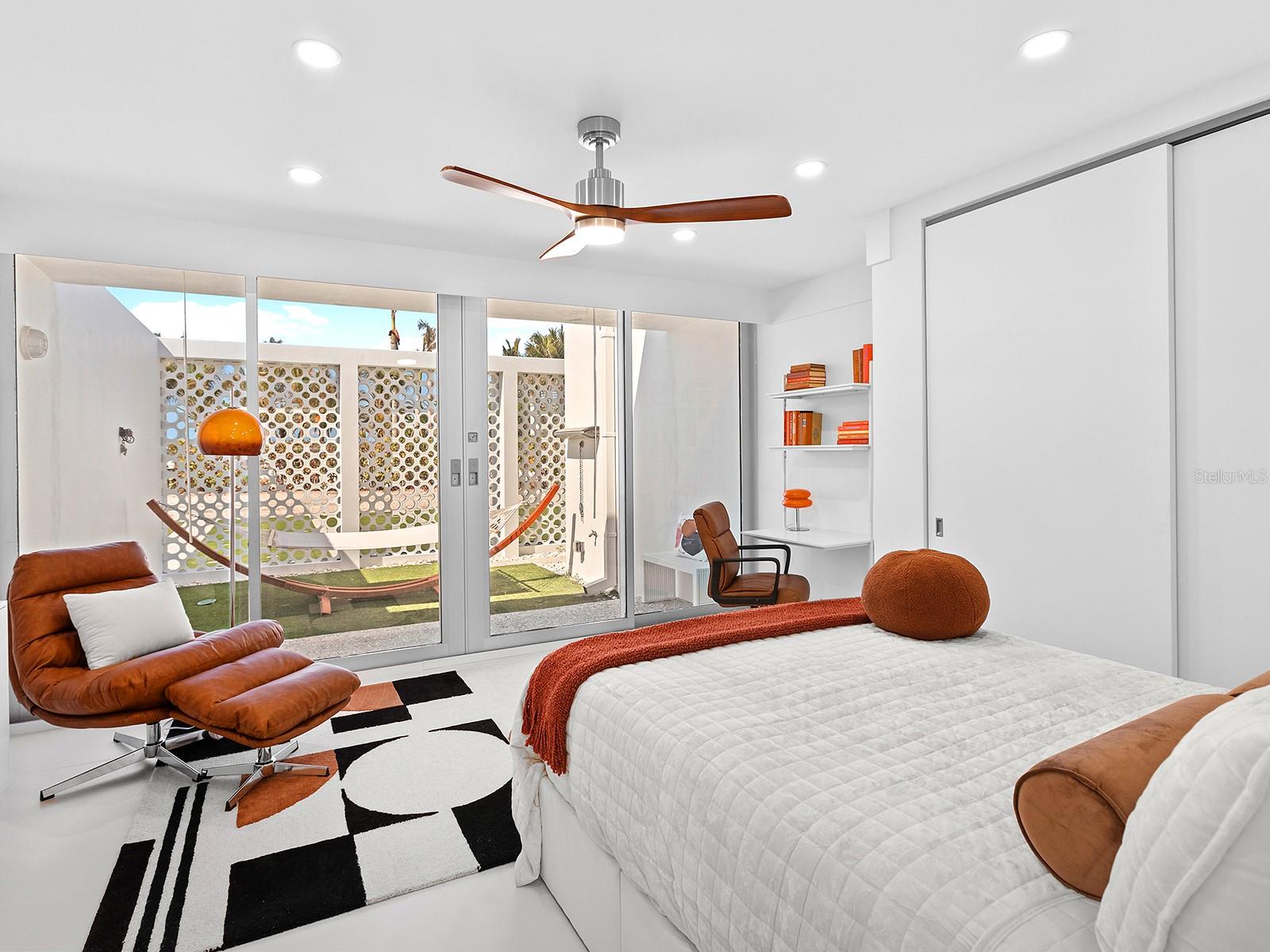 7647 SANDERLING RD, SARASOTA, FL, 34242