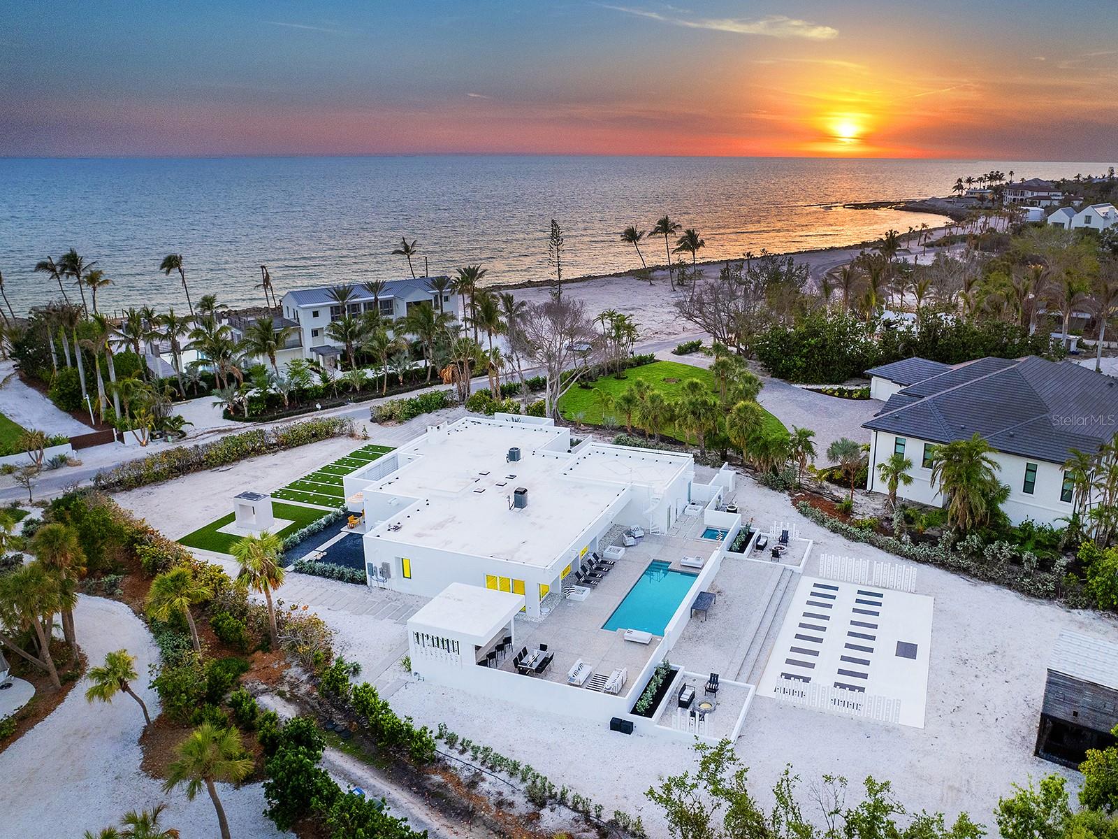 7647 SANDERLING RD, SARASOTA, FL, 34242