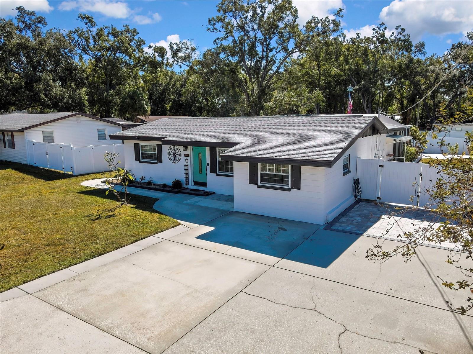 1322 W KNOLLWOOD ST, TAMPA, FL, 33604