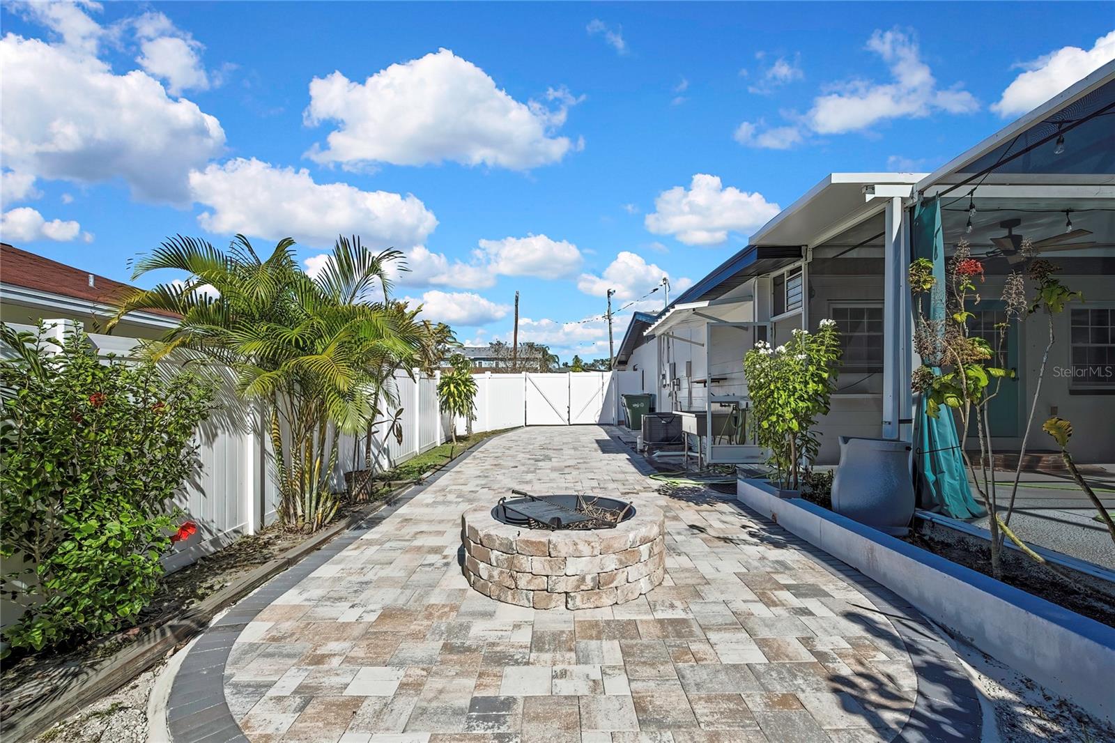 1322 W KNOLLWOOD ST, TAMPA, FL, 33604