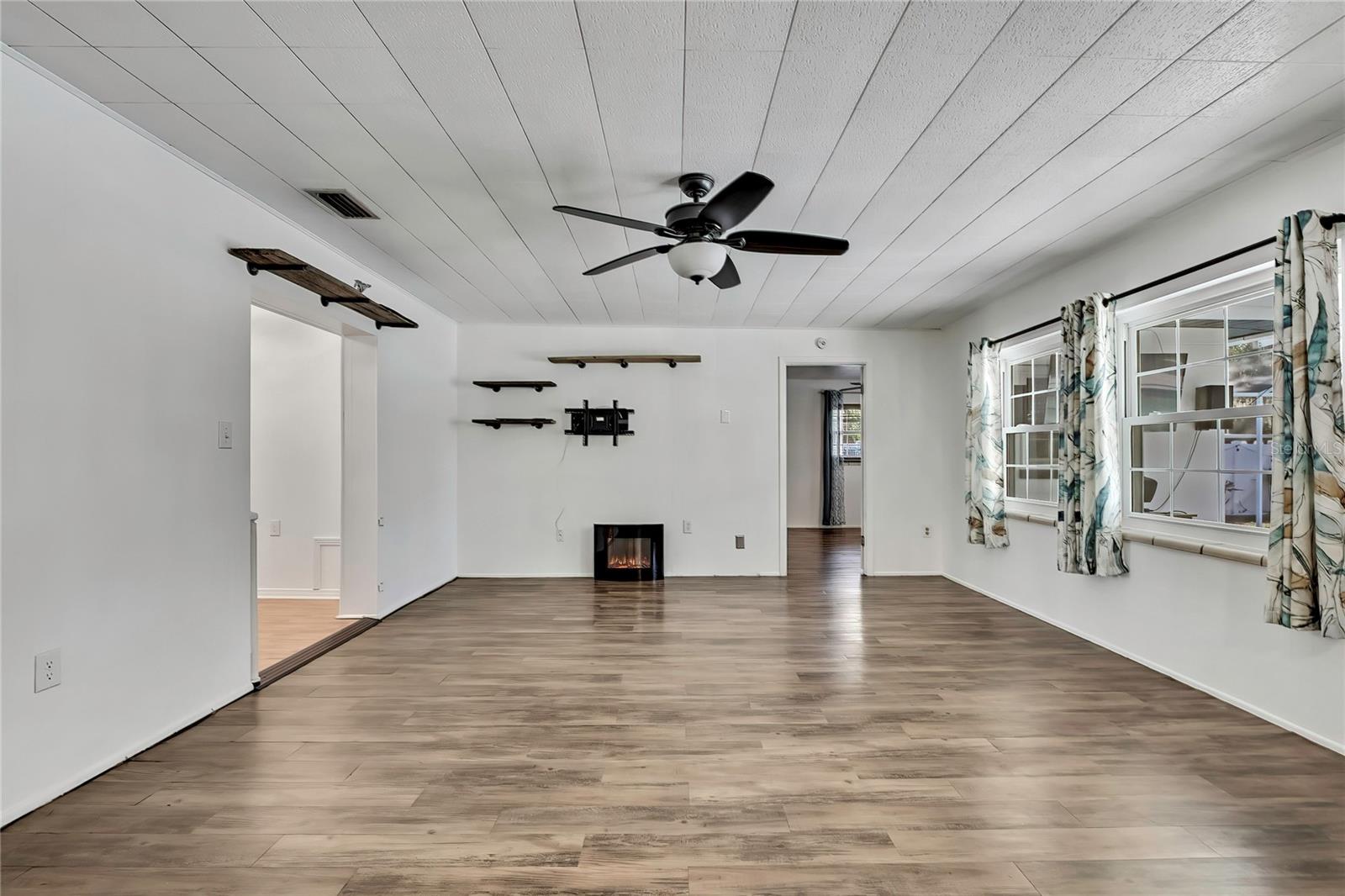 1322 W KNOLLWOOD ST, TAMPA, FL, 33604