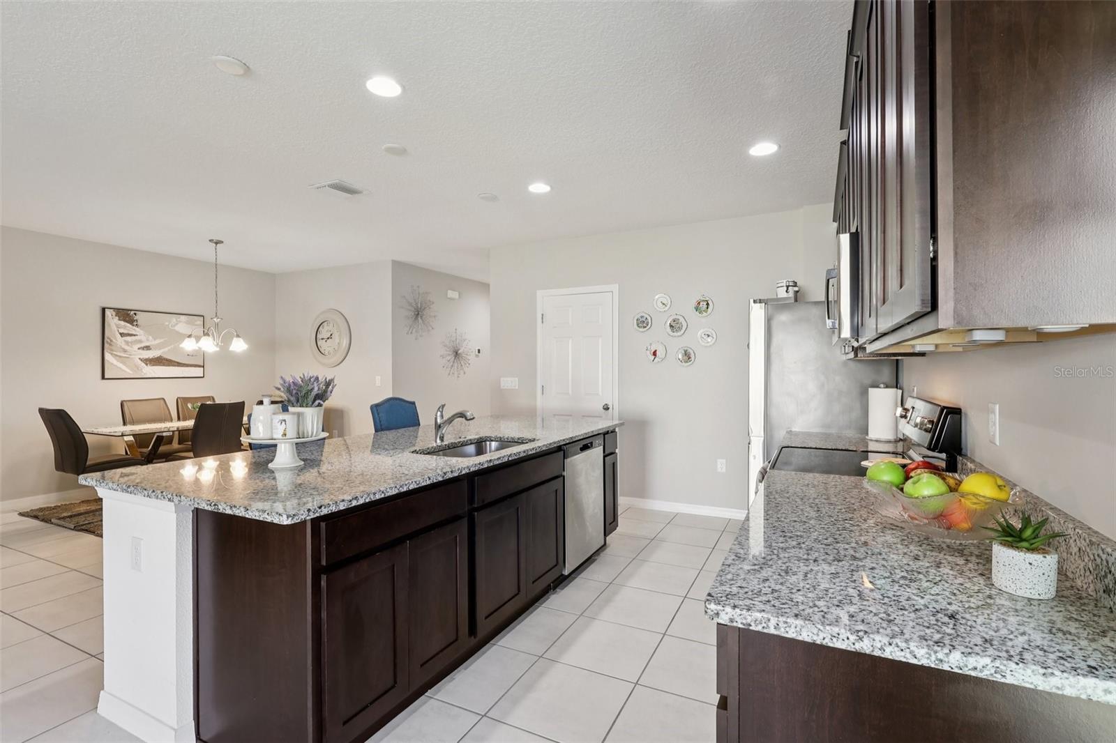 512 DARSHIRE AVE, EUSTIS, FL, 32736