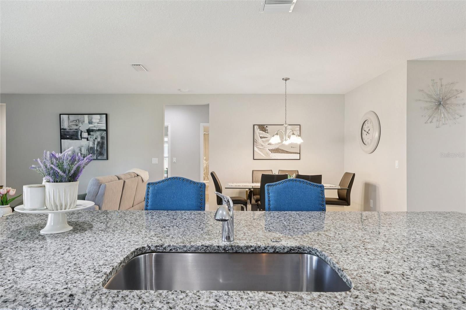 512 DARSHIRE AVE, EUSTIS, FL, 32736