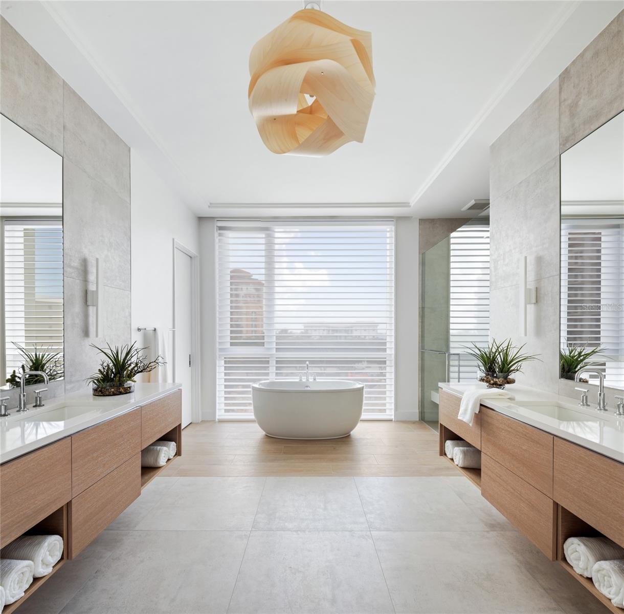 509 GOLDEN GATE PT #4, SARASOTA, FL, 34236