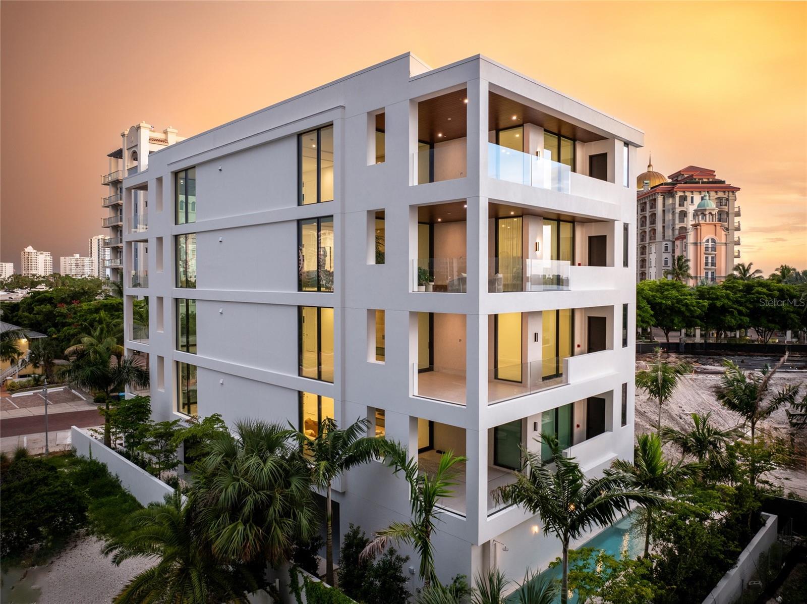 509 GOLDEN GATE PT #4, SARASOTA, FL, 34236