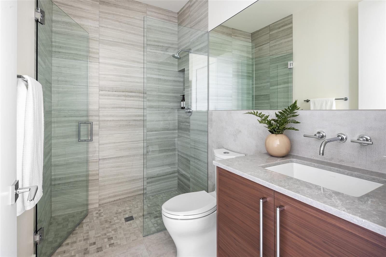 509 GOLDEN GATE PT #4, SARASOTA, FL, 34236