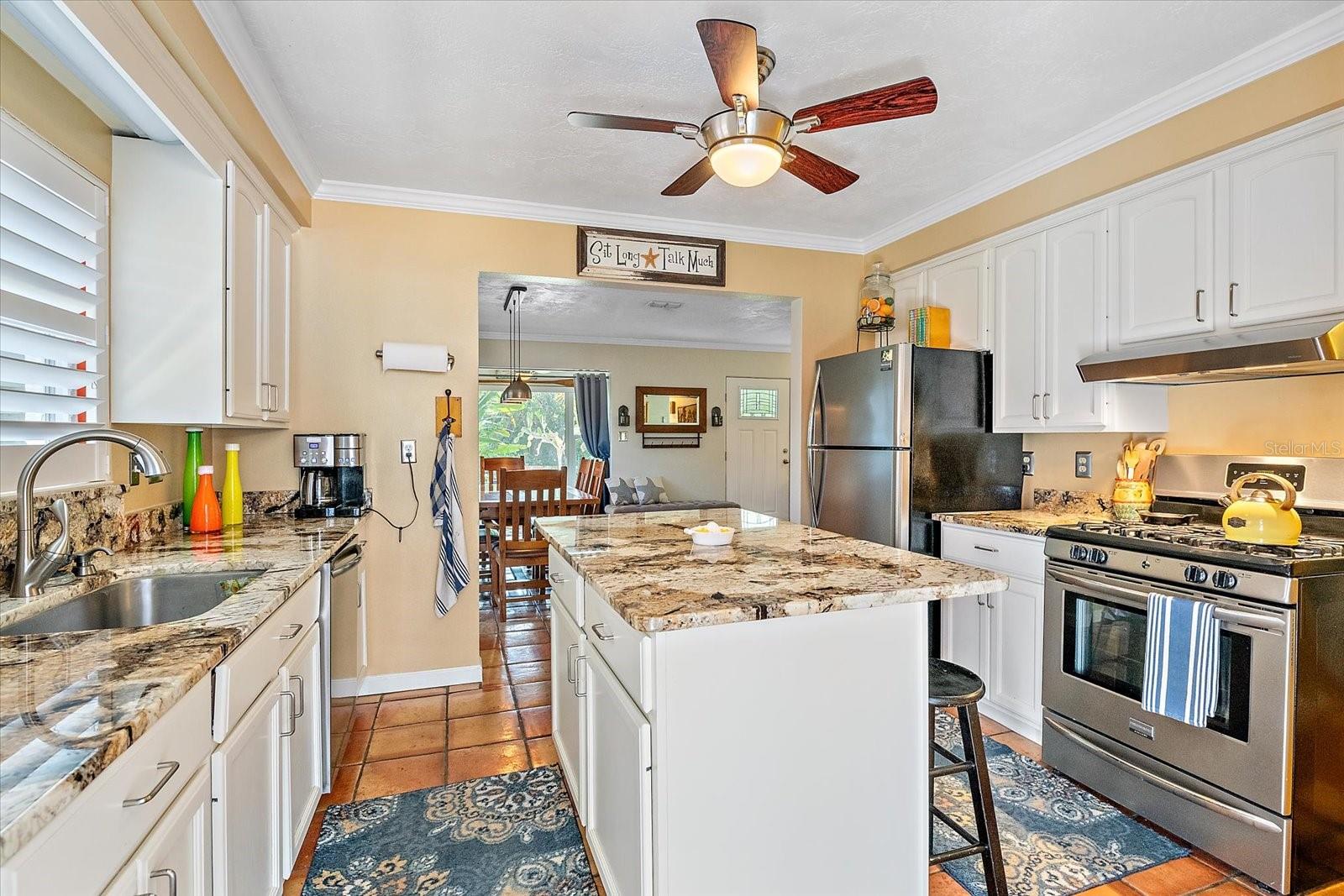 2210 8TH AVE W, BRADENTON, FL, 34205