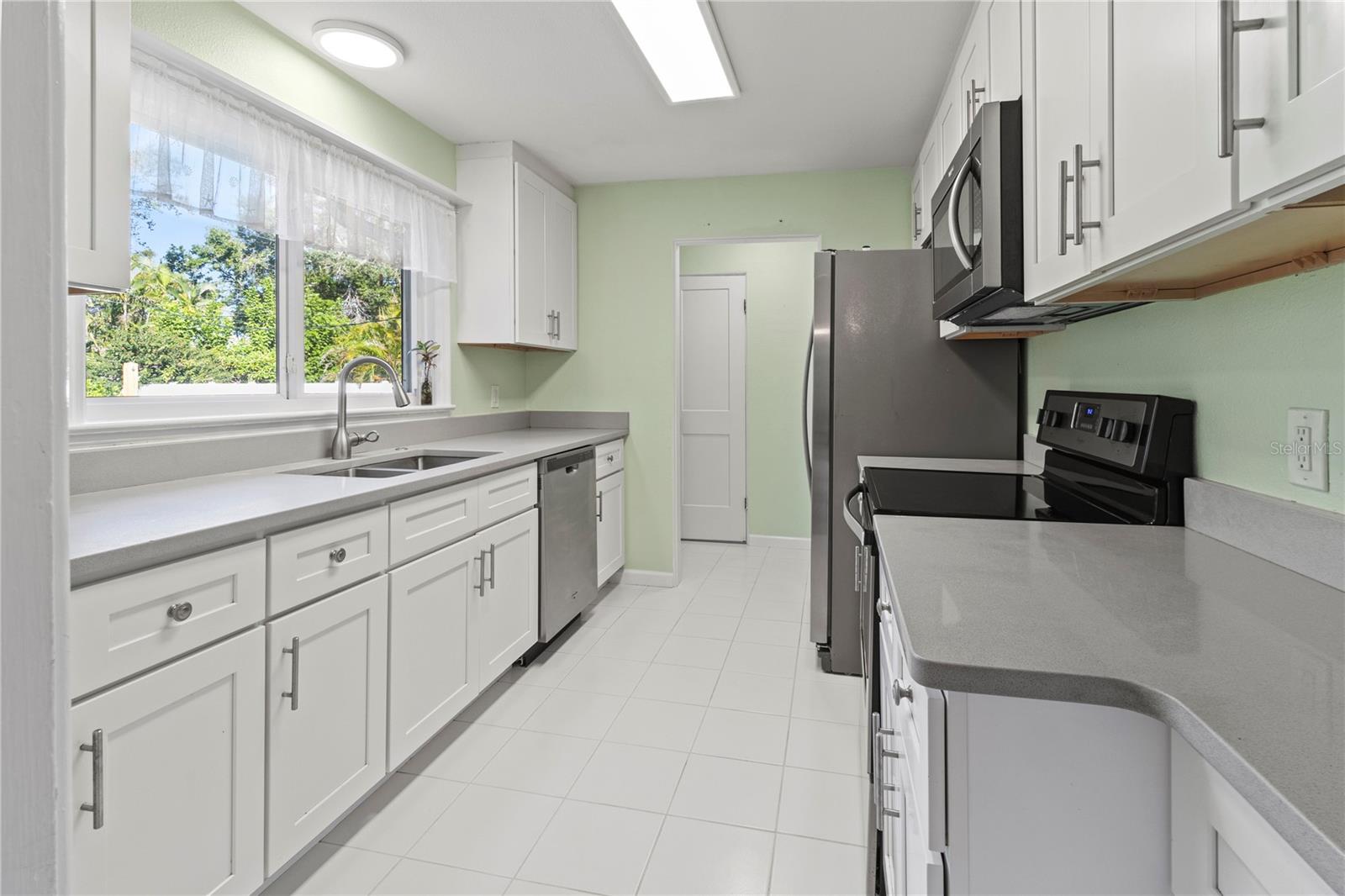 716 FONTANA LN, BRADENTON, FL, 34209