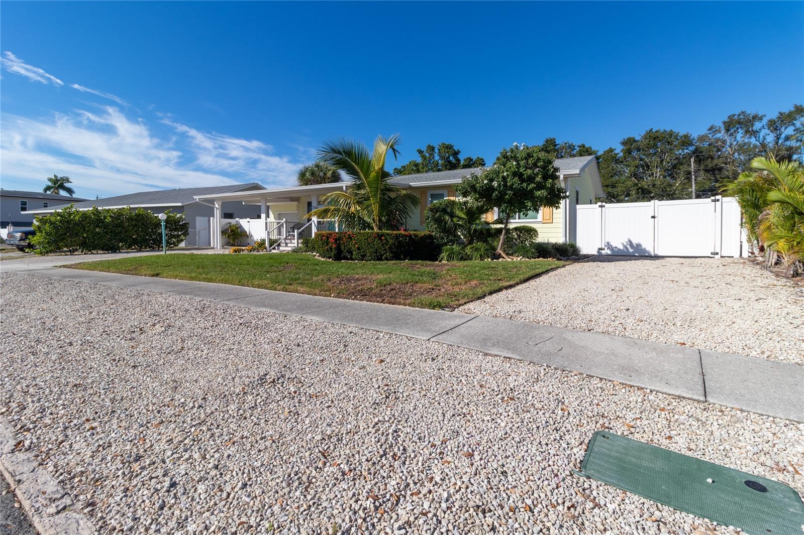 716 FONTANA LN, BRADENTON, FL, 34209