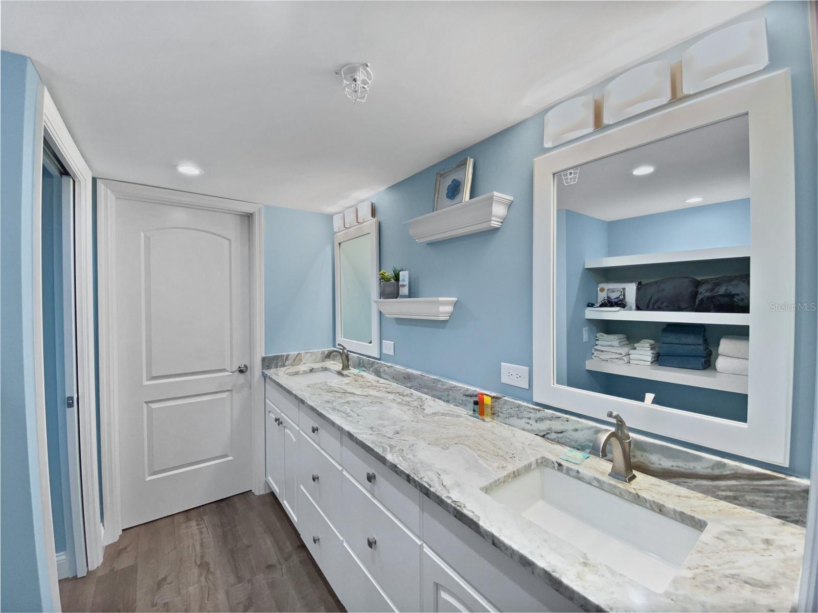 1445 GULF OF MEXICO DR #305, LONGBOAT KEY, FL, 34228