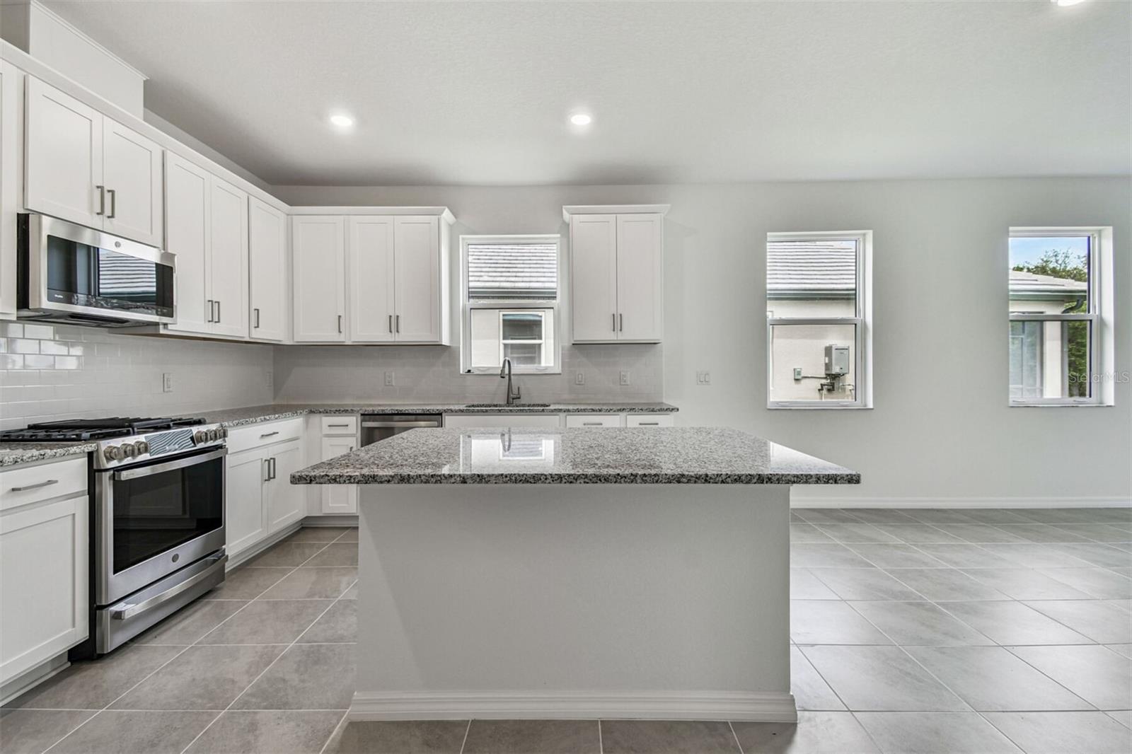 18076 CHERISHED LOOP, LAKEWOOD RANCH, FL, 34211