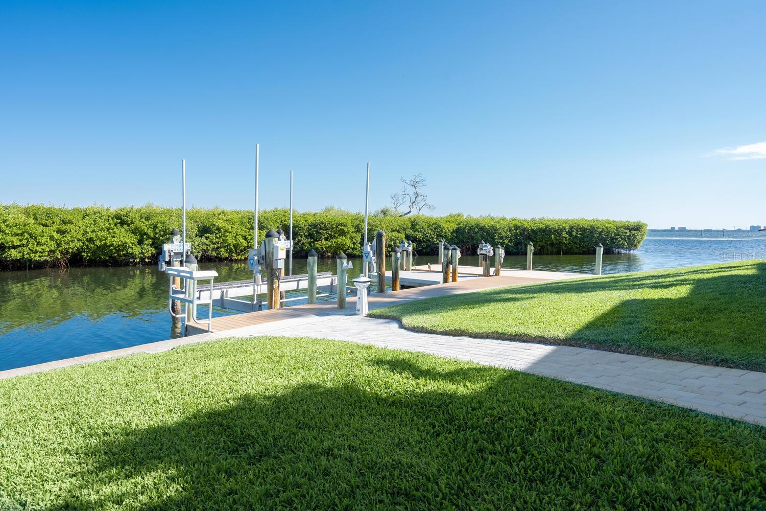 A4671218 Property Photo