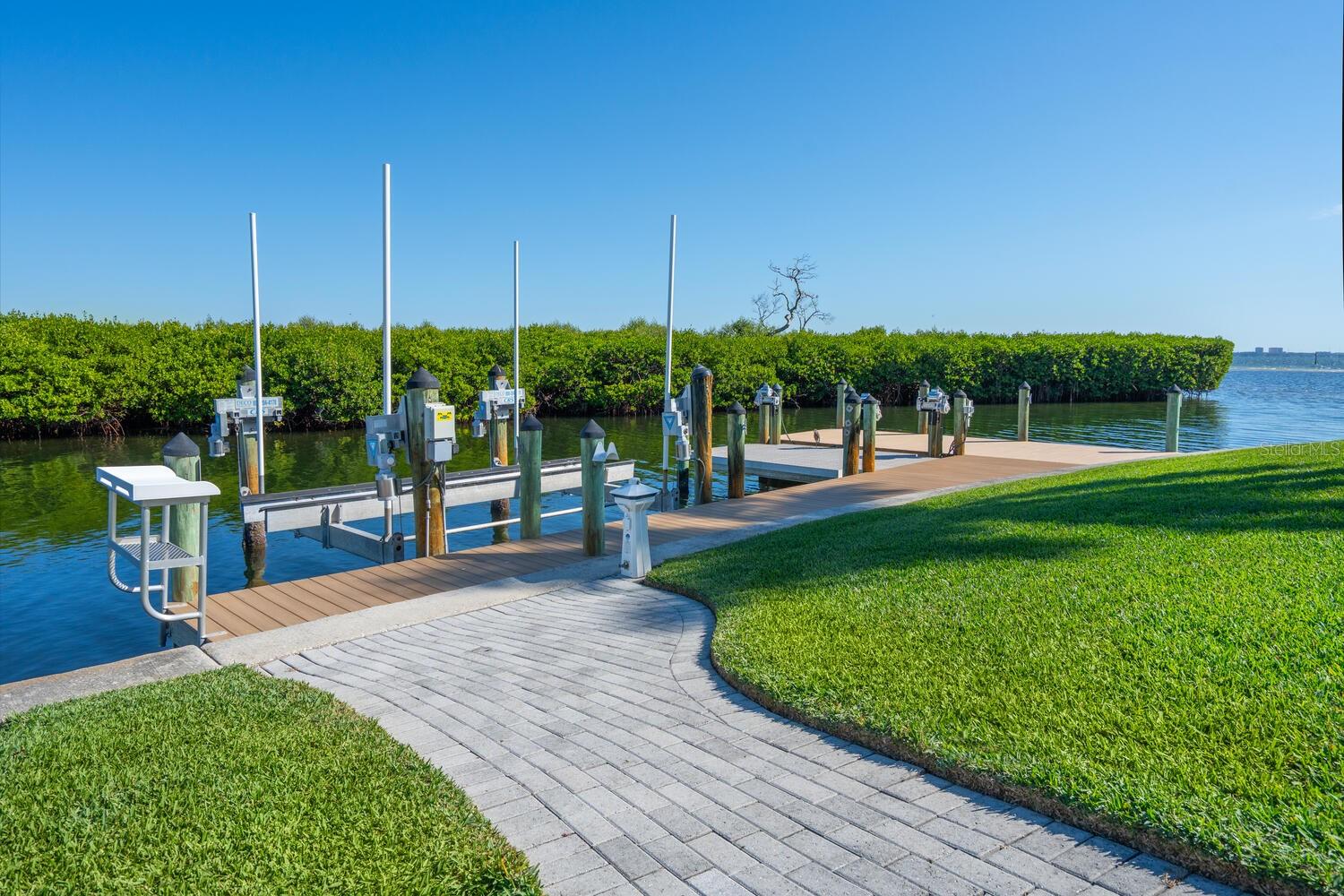 A4671218 Property Photo