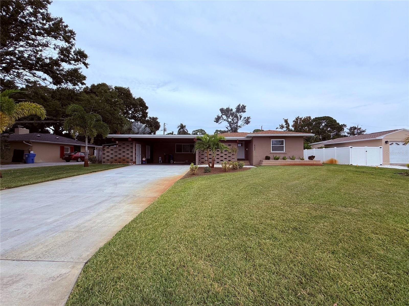 6221 6TH AVE N, ST PETERSBURG, FL, 33710