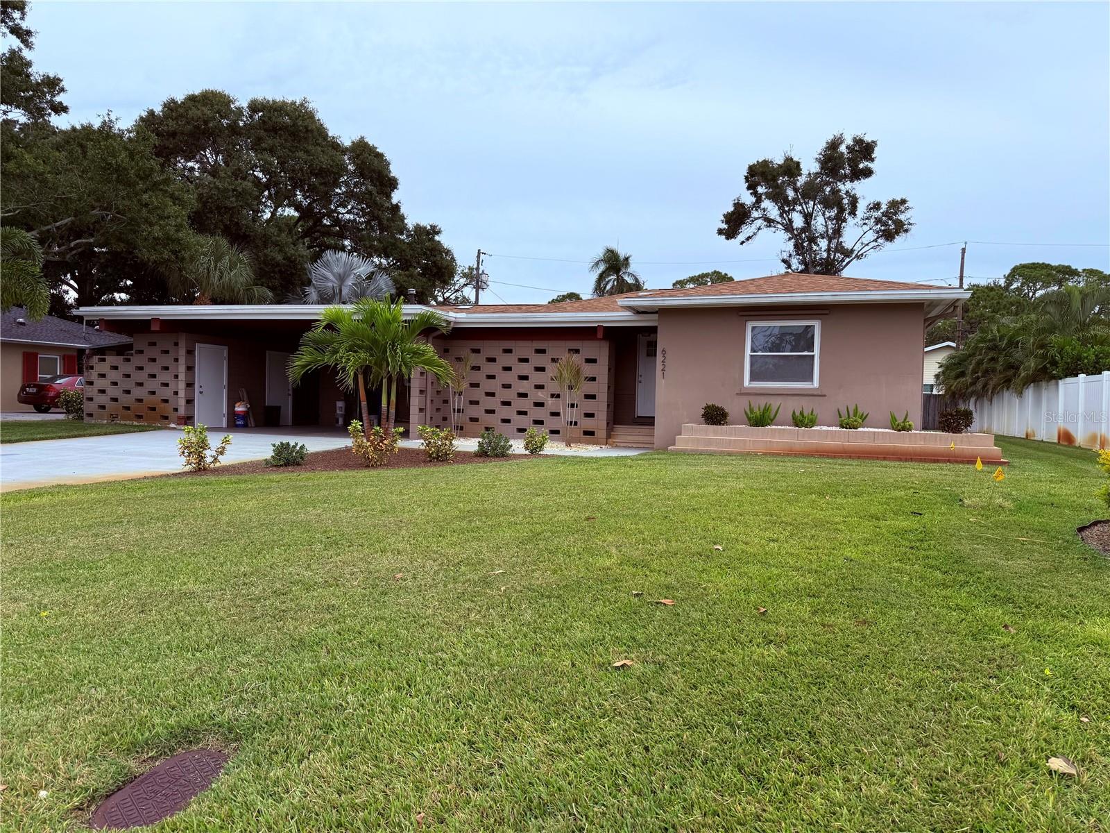 6221 6TH AVE N, ST PETERSBURG, FL, 33710