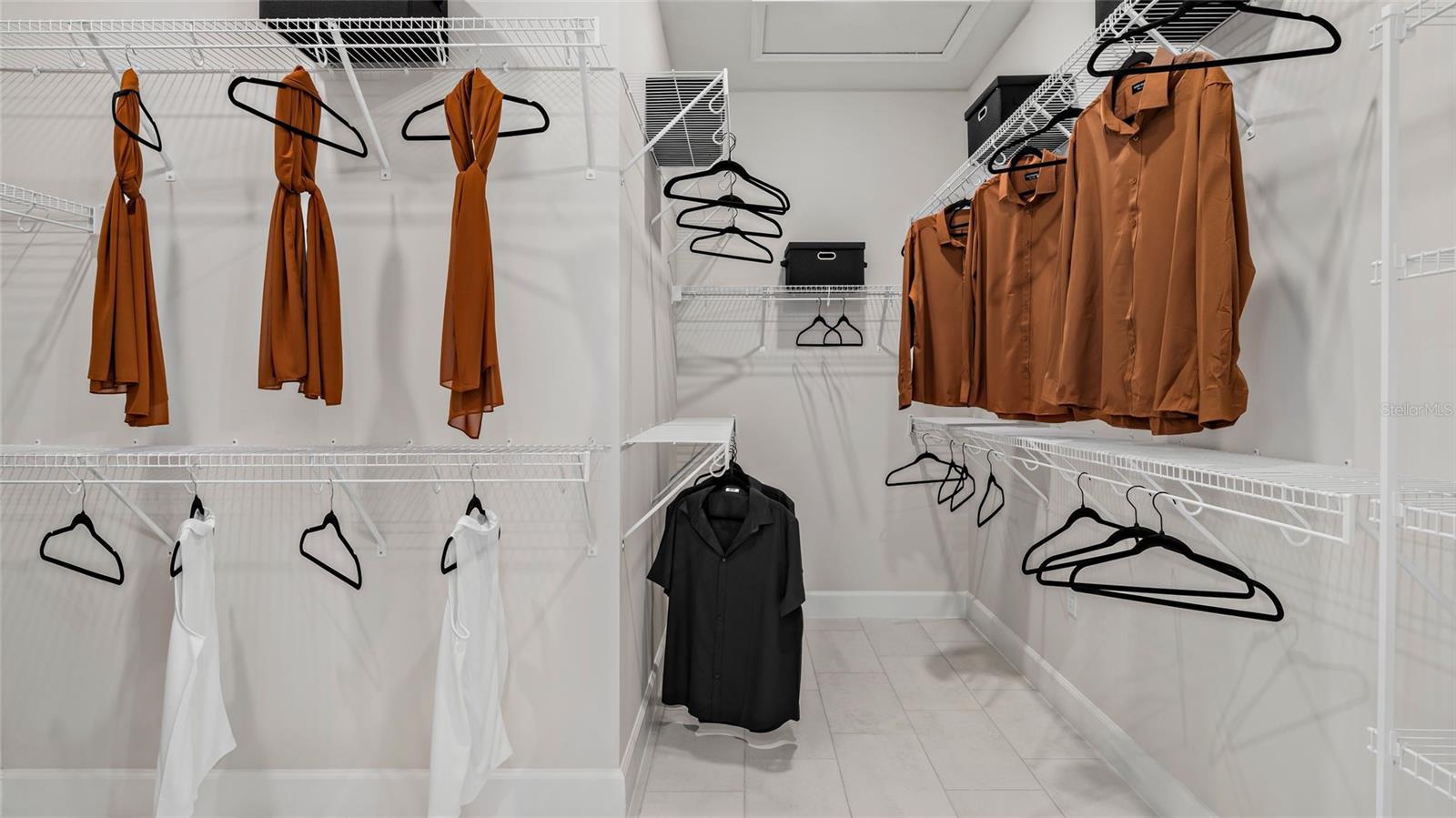 557 HAMMOCK OAKS BLVD, LADY LAKE, FL, 32159