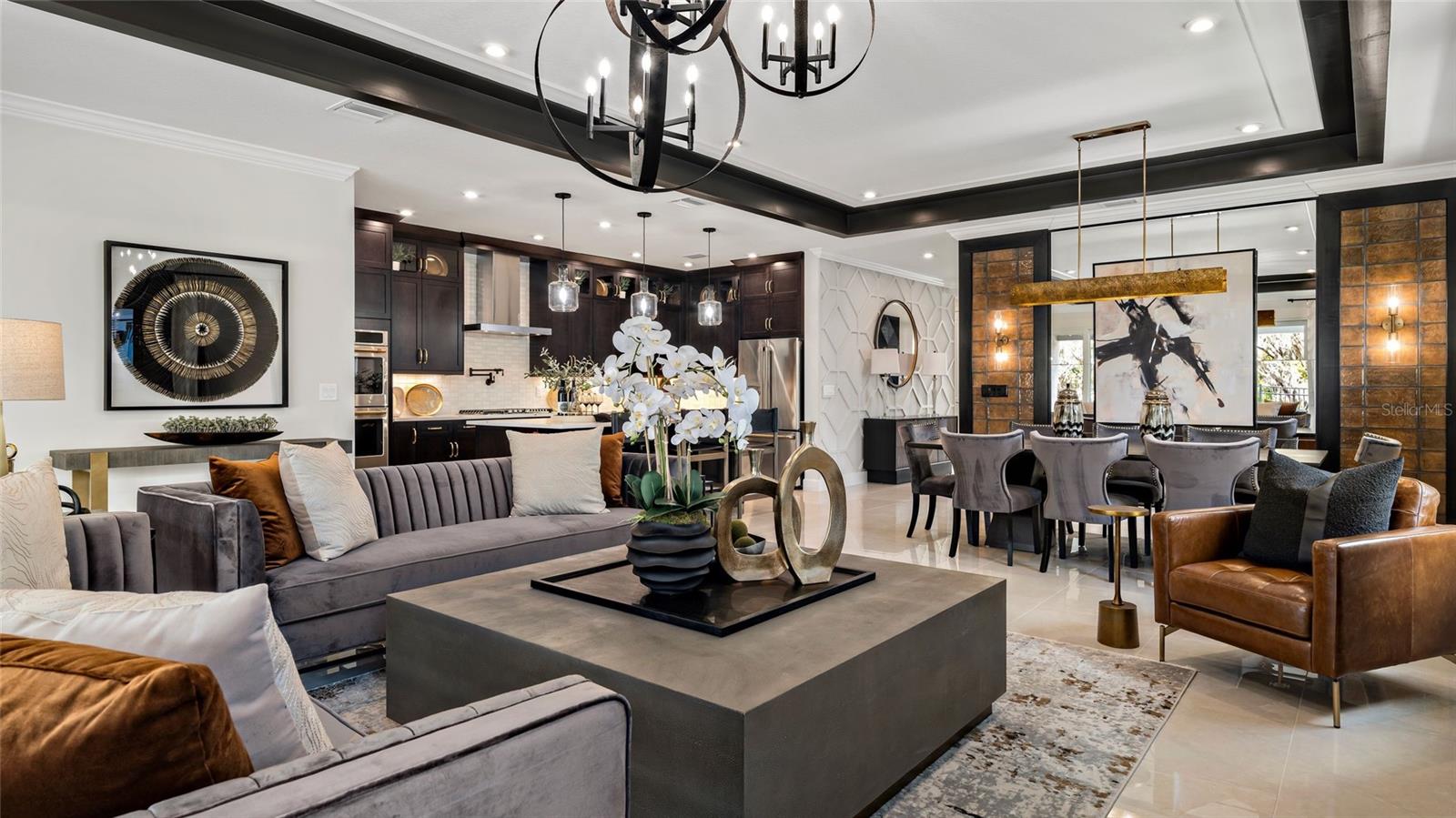 557 HAMMOCK OAKS BLVD, LADY LAKE, FL, 32159