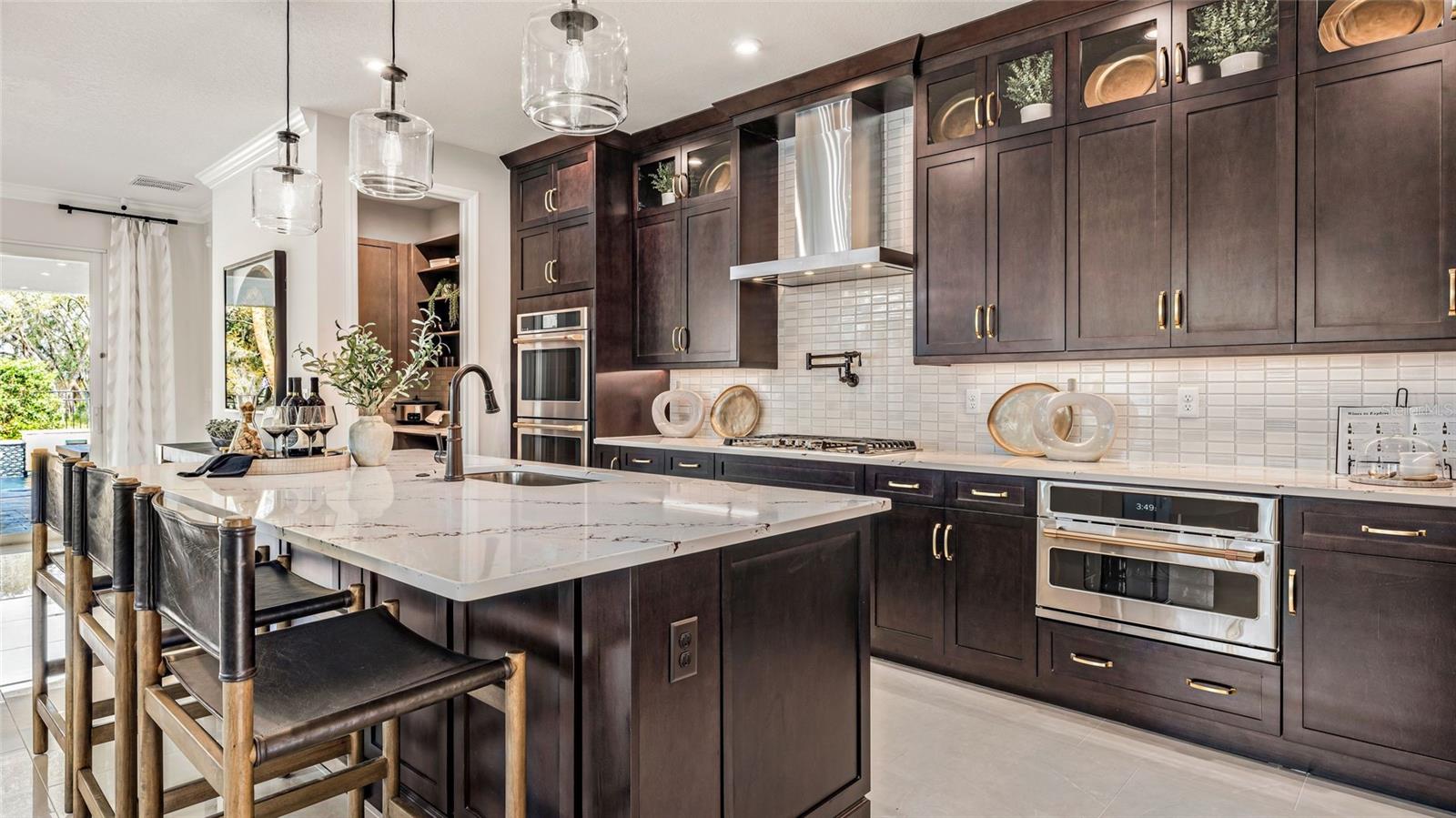 557 HAMMOCK OAKS BLVD, LADY LAKE, FL, 32159