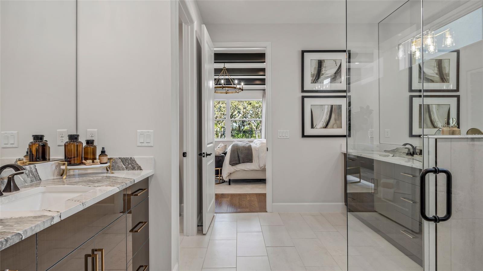 557 HAMMOCK OAKS BLVD, LADY LAKE, FL, 32159