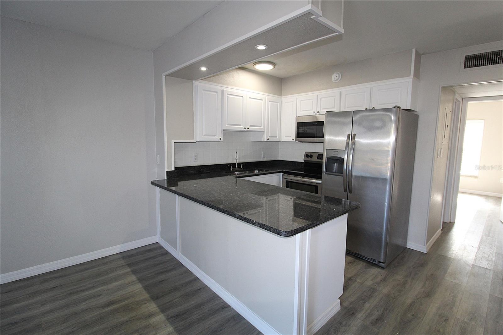 1860 PHILLIPPI SHORES DR #6A, SARASOTA, FL, 34231