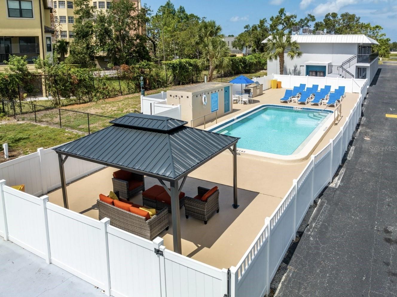 1860 PHILLIPPI SHORES DR #6A, SARASOTA, FL, 34231