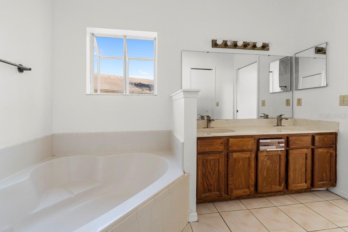 201 STERLING ROSE CT, APOPKA, FL, 32703