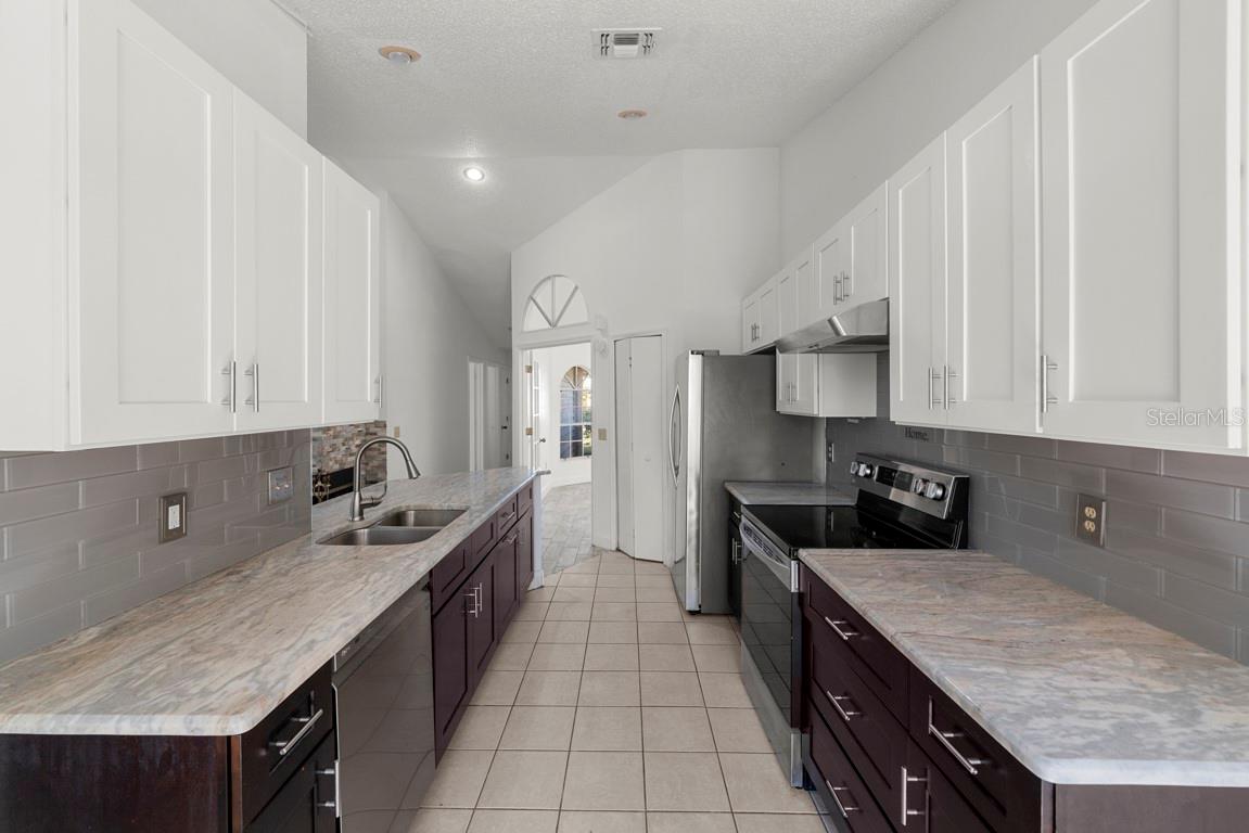 201 STERLING ROSE CT, APOPKA, FL, 32703