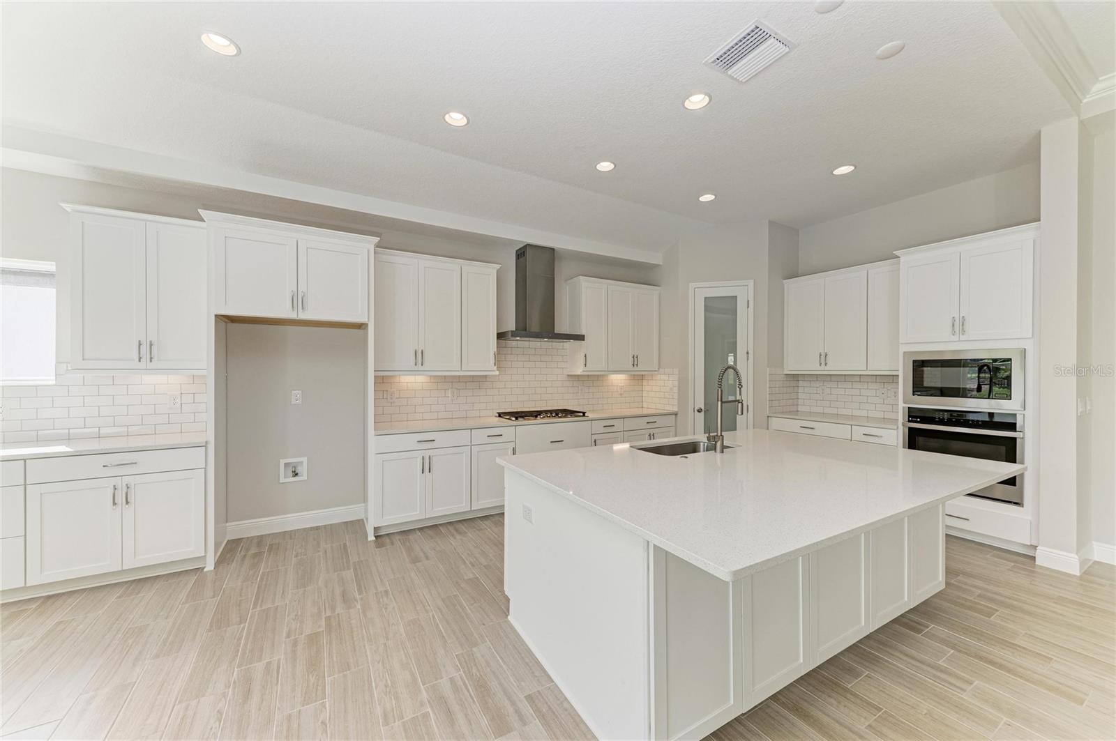 6139 GOLDEN BEACH DR, APOLLO BEACH, FL, 33572