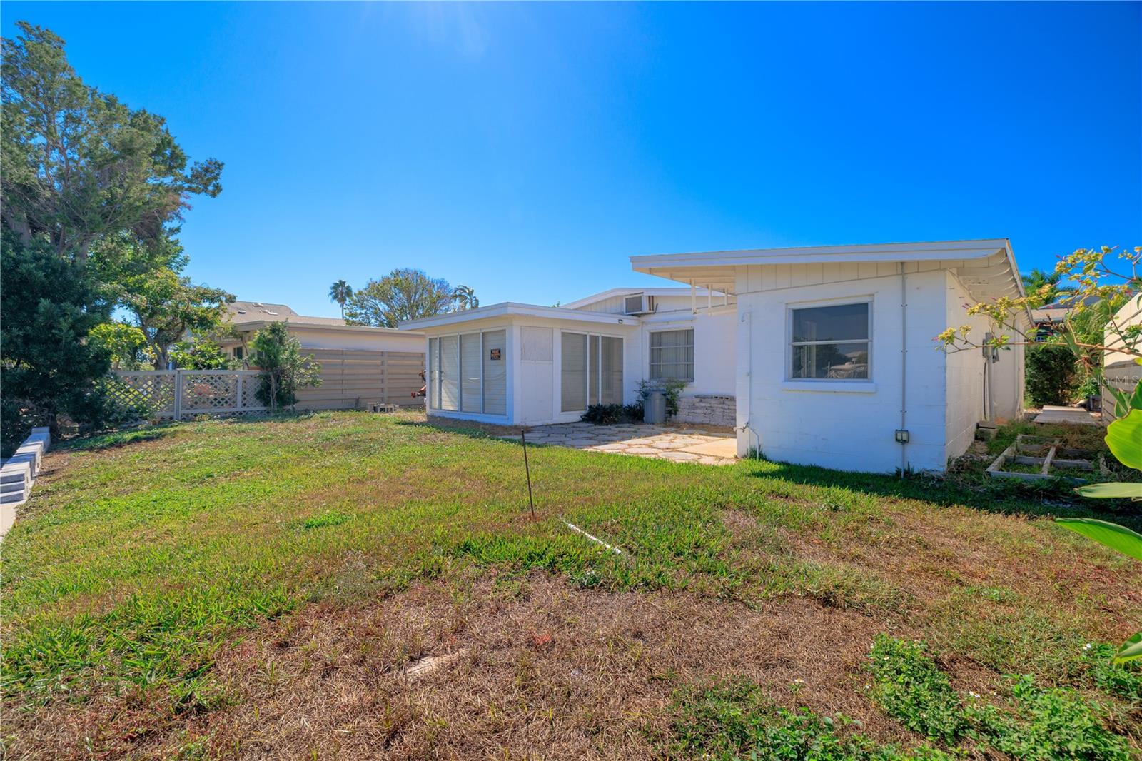 17611 1ST ST E, REDINGTON SHORES, FL, 33708