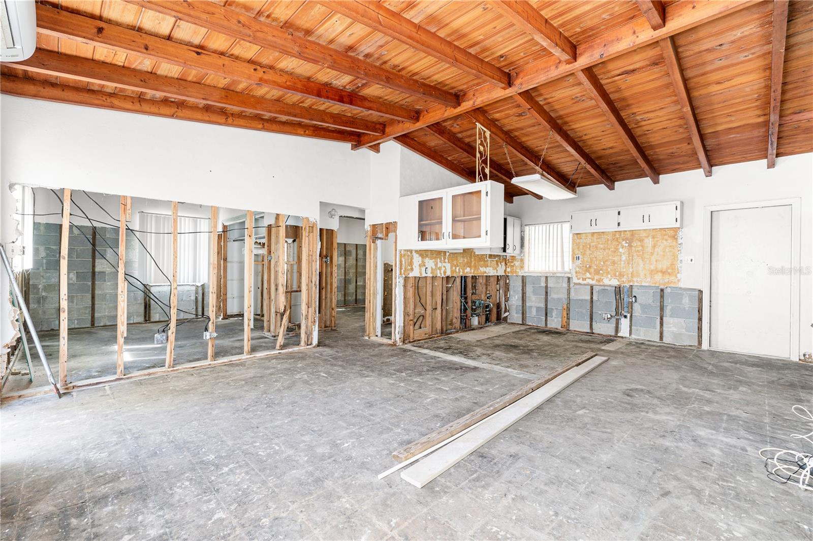 17611 1ST ST E, REDINGTON SHORES, FL, 33708