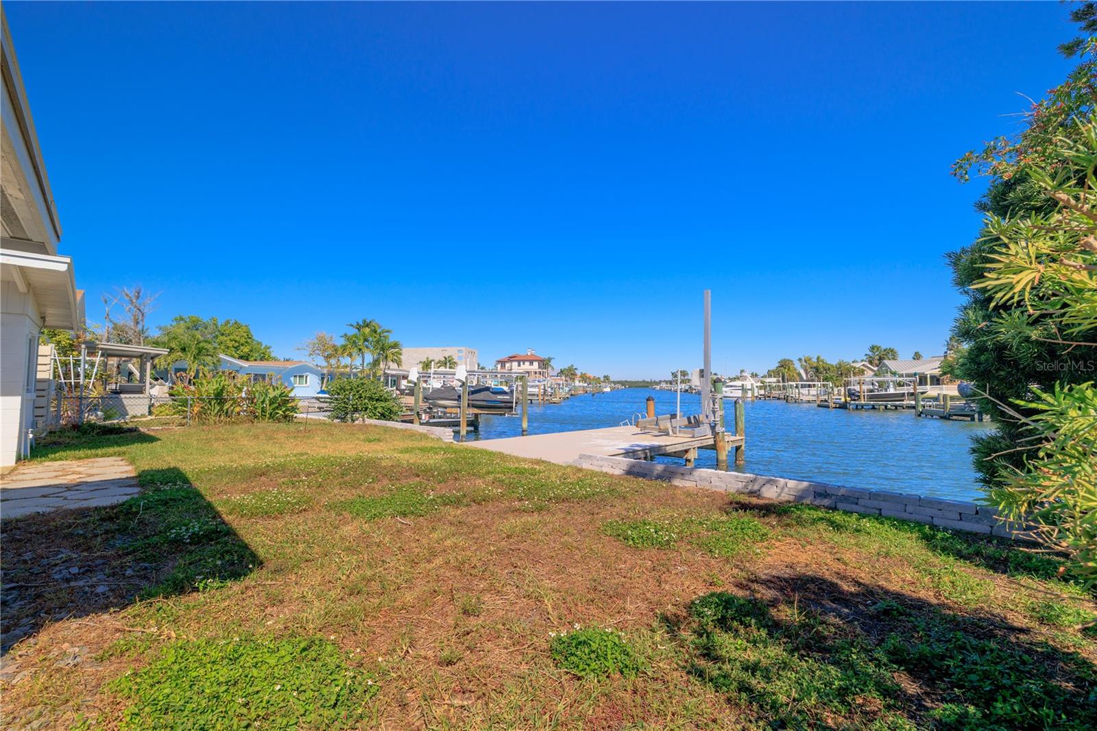 17611 1ST ST E, REDINGTON SHORES, FL, 33708