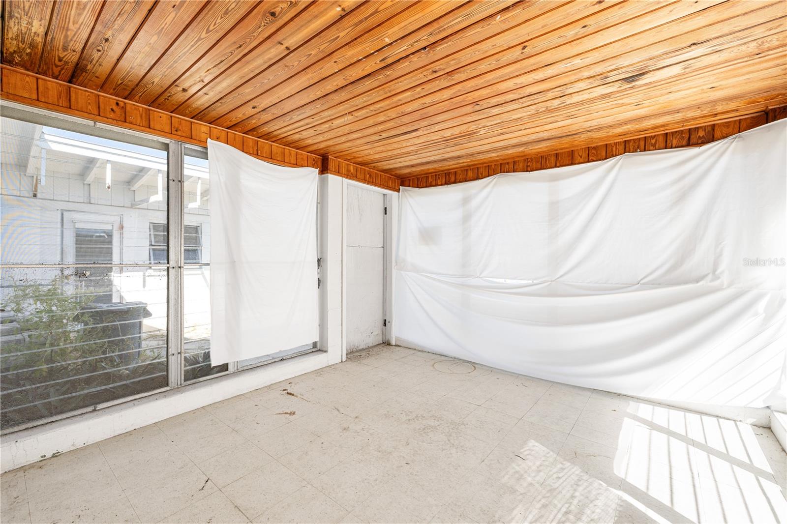 17611 1ST ST E, REDINGTON SHORES, FL, 33708