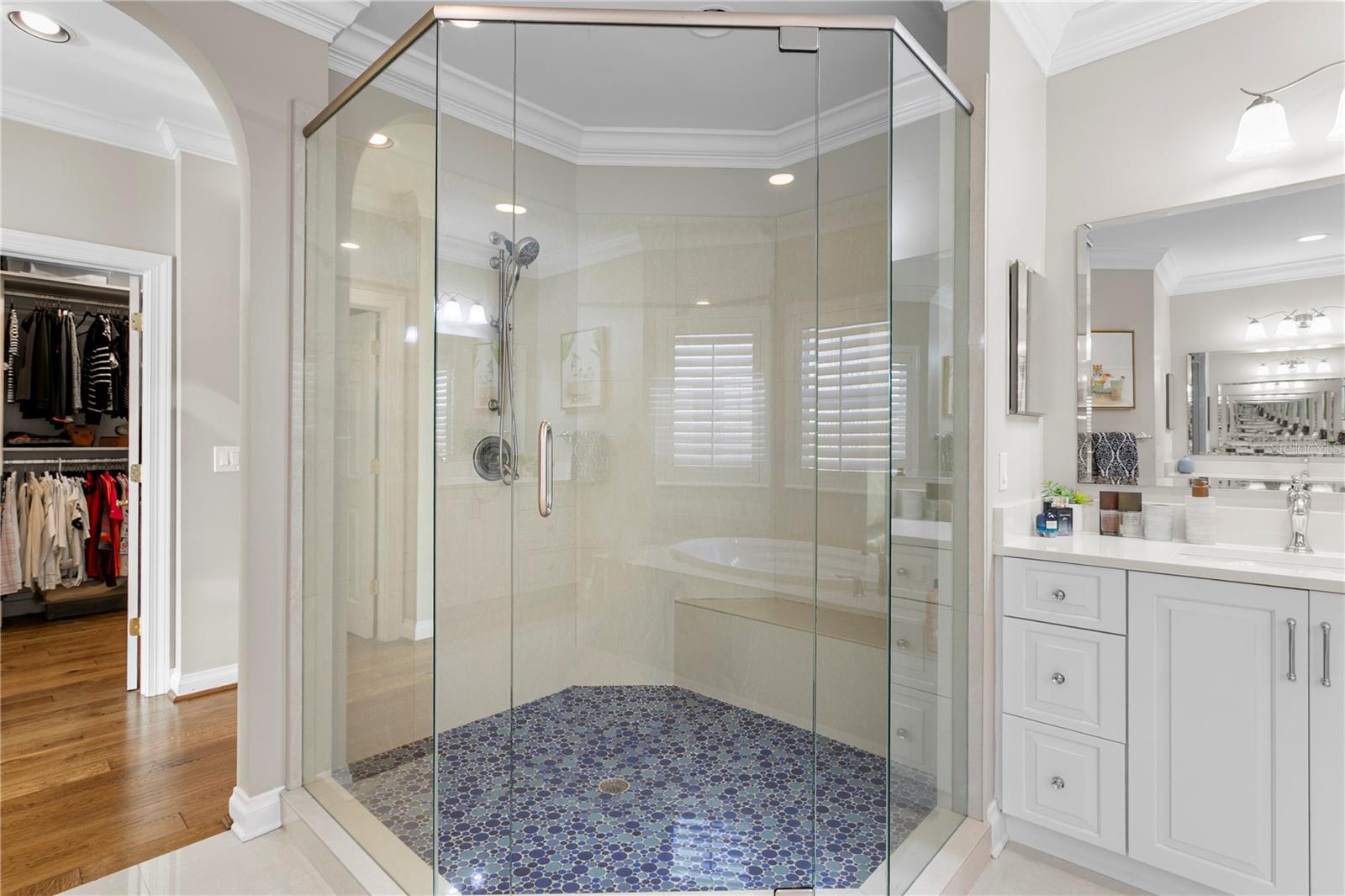 TB8445715 Property Photo