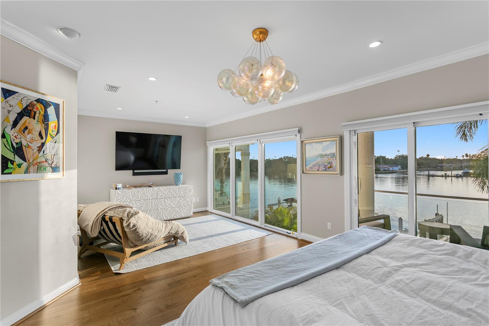 TB8445715 Property Photo