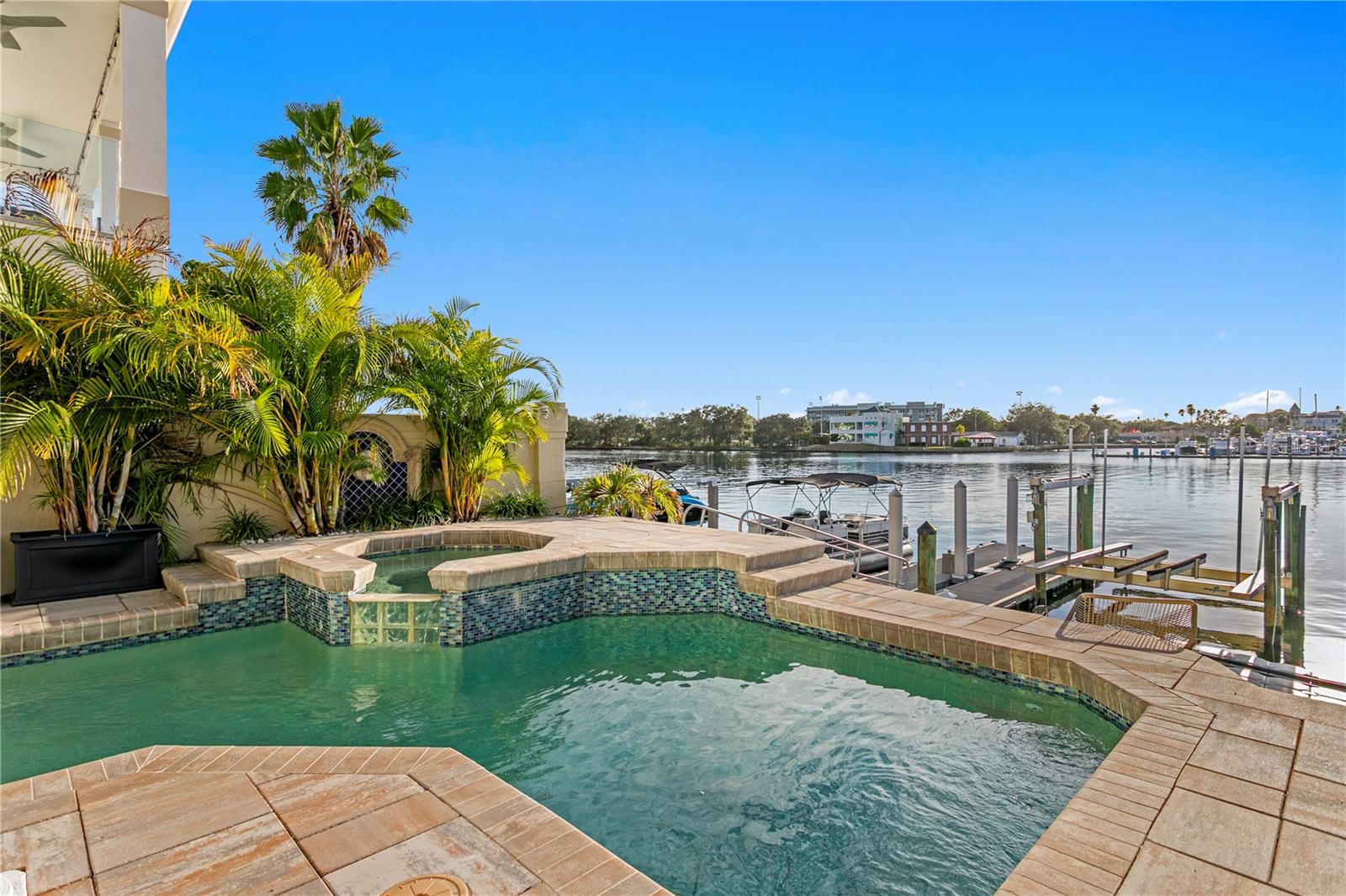 TB8445715 Property Photo