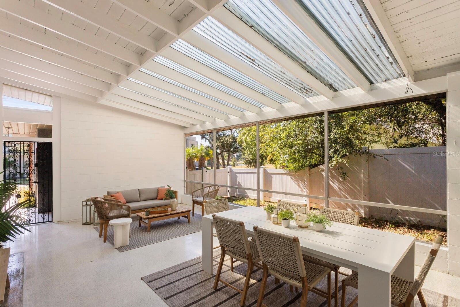 2723 N RIDGEWOOD AVE, TAMPA, FL, 33602