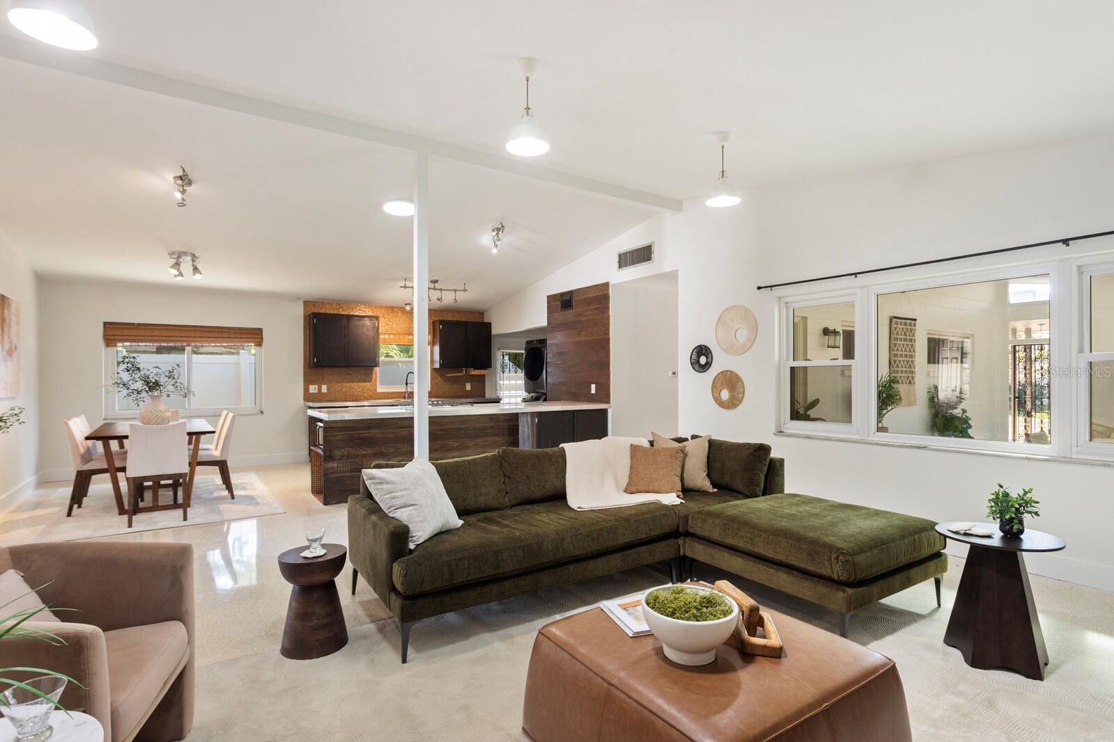 2723 N RIDGEWOOD AVE, TAMPA, FL, 33602