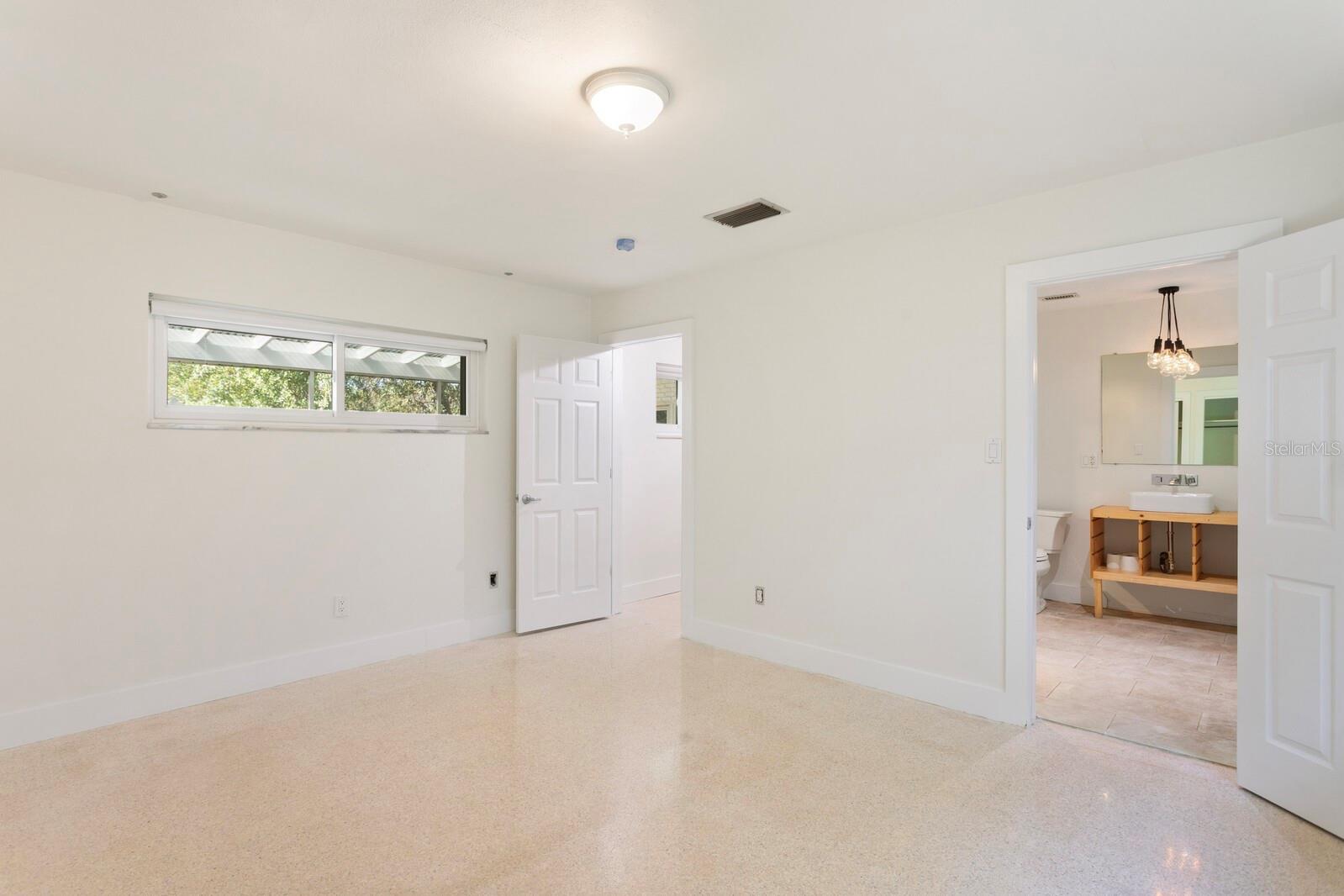 2723 N RIDGEWOOD AVE, TAMPA, FL, 33602