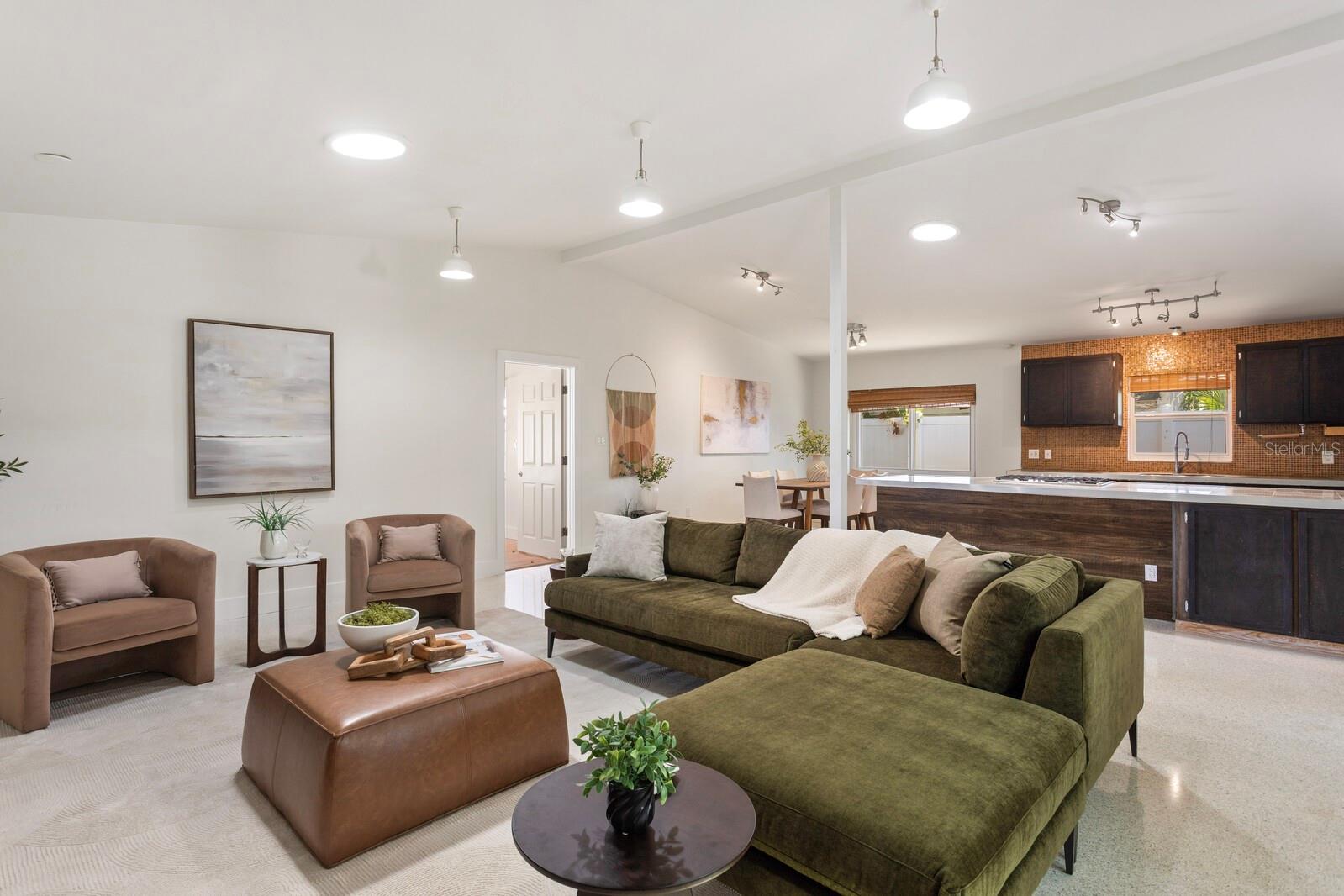 2723 N RIDGEWOOD AVE, TAMPA, FL, 33602