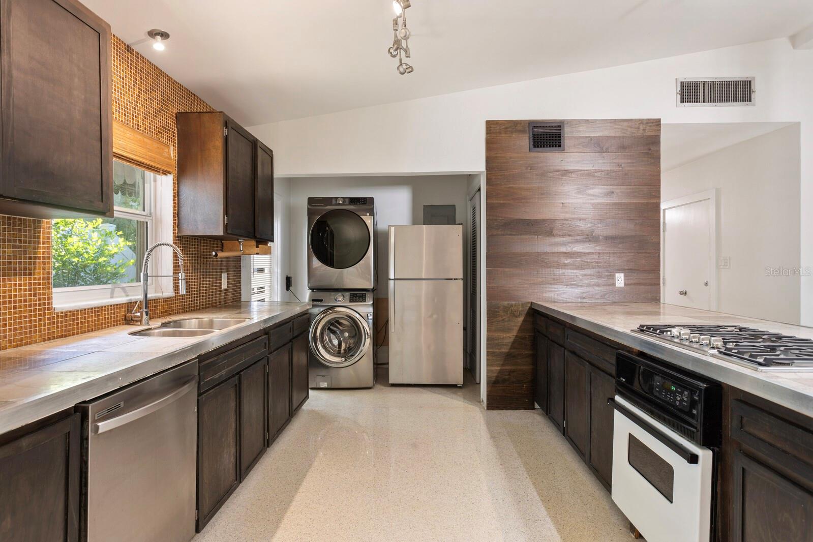 2723 N RIDGEWOOD AVE, TAMPA, FL, 33602