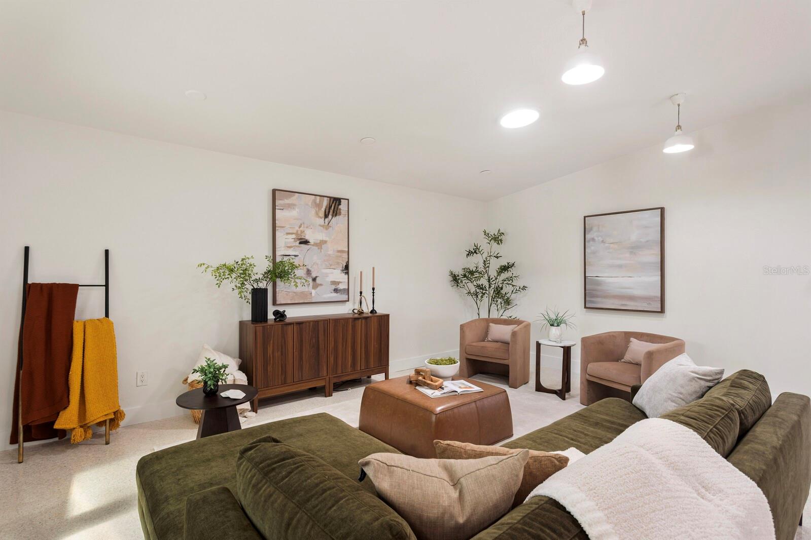 2723 N RIDGEWOOD AVE, TAMPA, FL, 33602