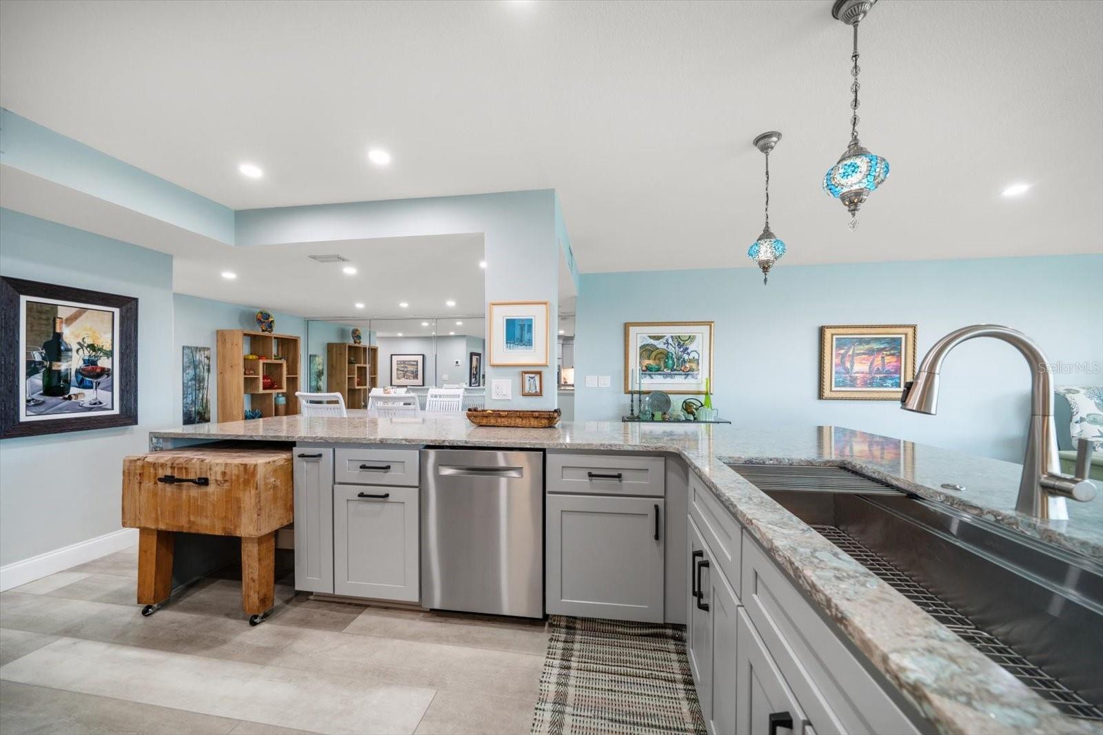 200 DOLPHIN PT #301, CLEARWATER BEACH, FL, 33767