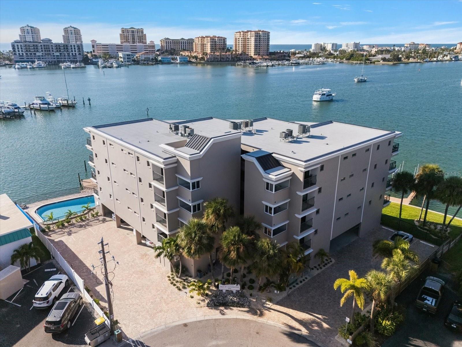 200 DOLPHIN PT #301, CLEARWATER BEACH, FL, 33767