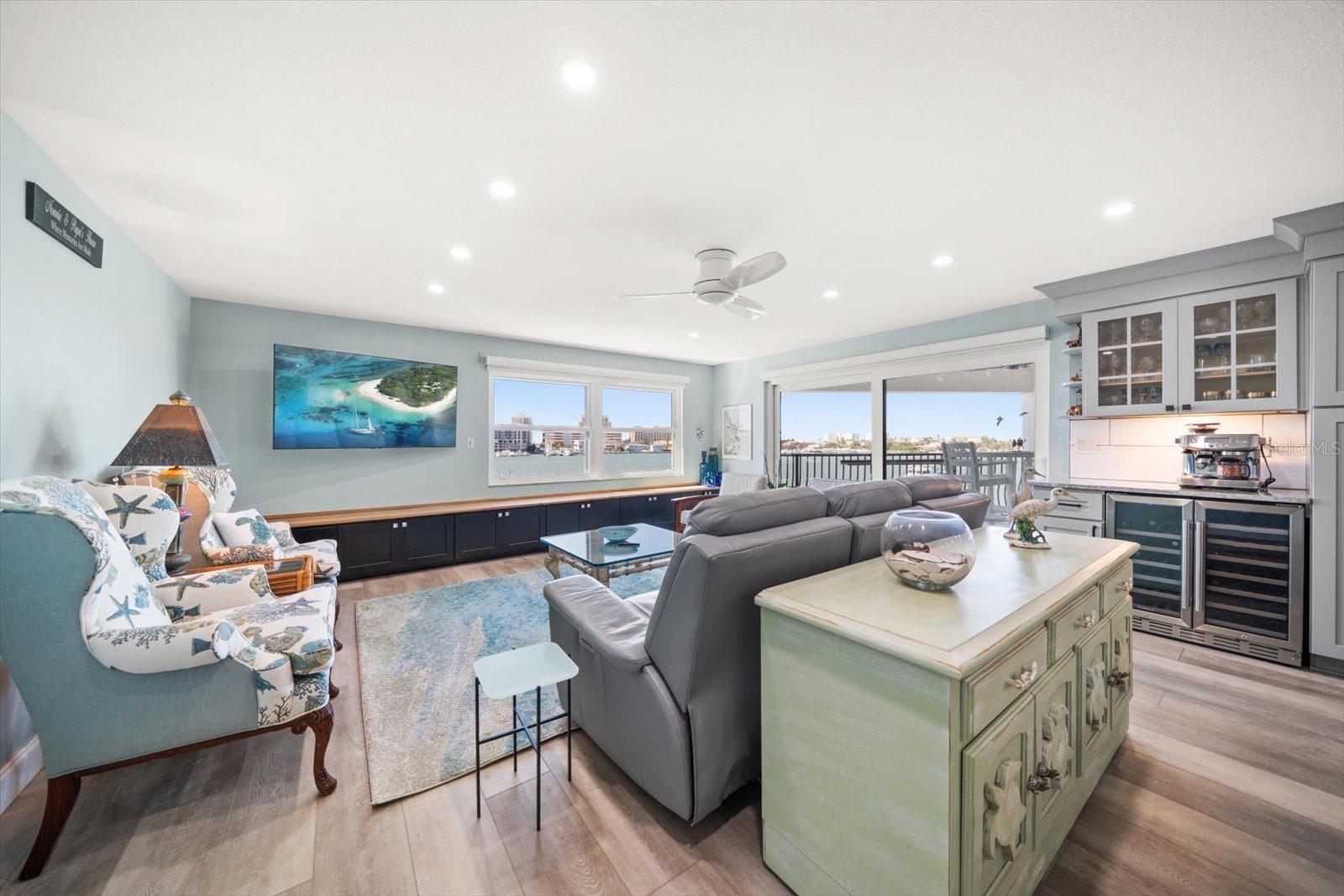 200 DOLPHIN PT #301, CLEARWATER BEACH, FL, 33767