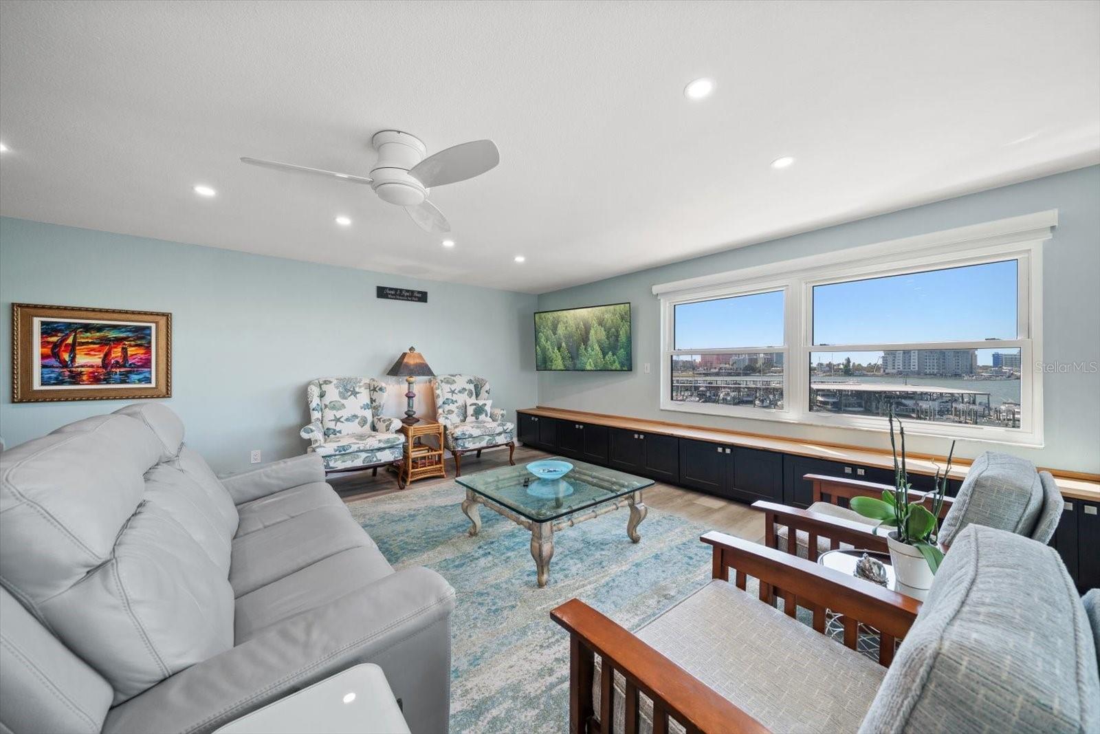 200 DOLPHIN PT #301, CLEARWATER BEACH, FL, 33767