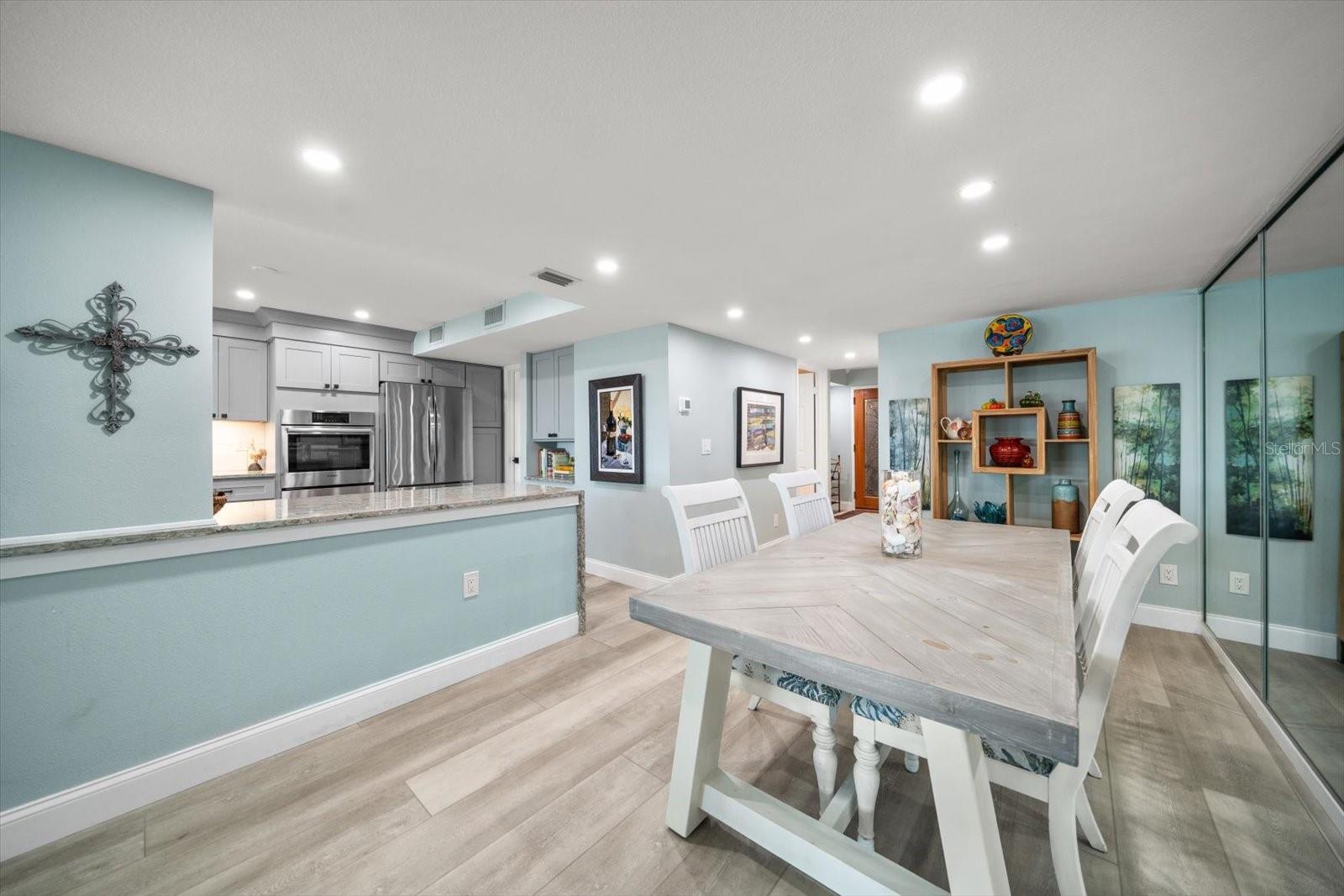 200 DOLPHIN PT #301, CLEARWATER BEACH, FL, 33767