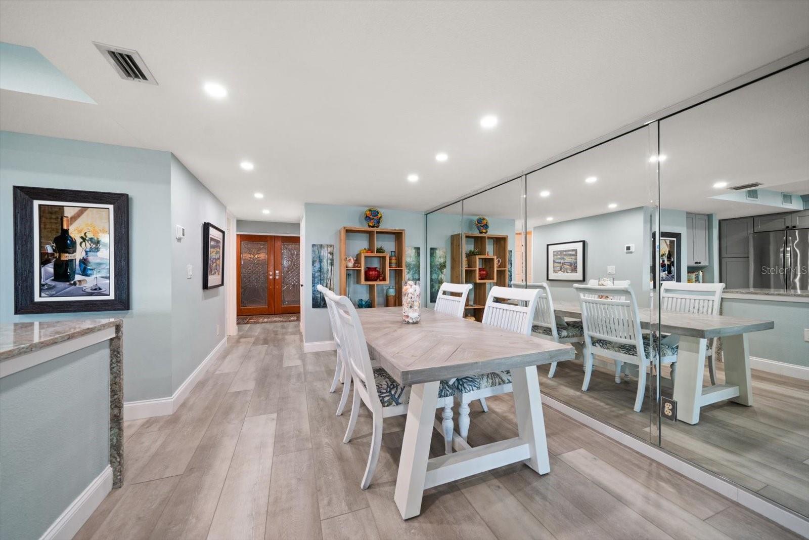 200 DOLPHIN PT #301, CLEARWATER BEACH, FL, 33767