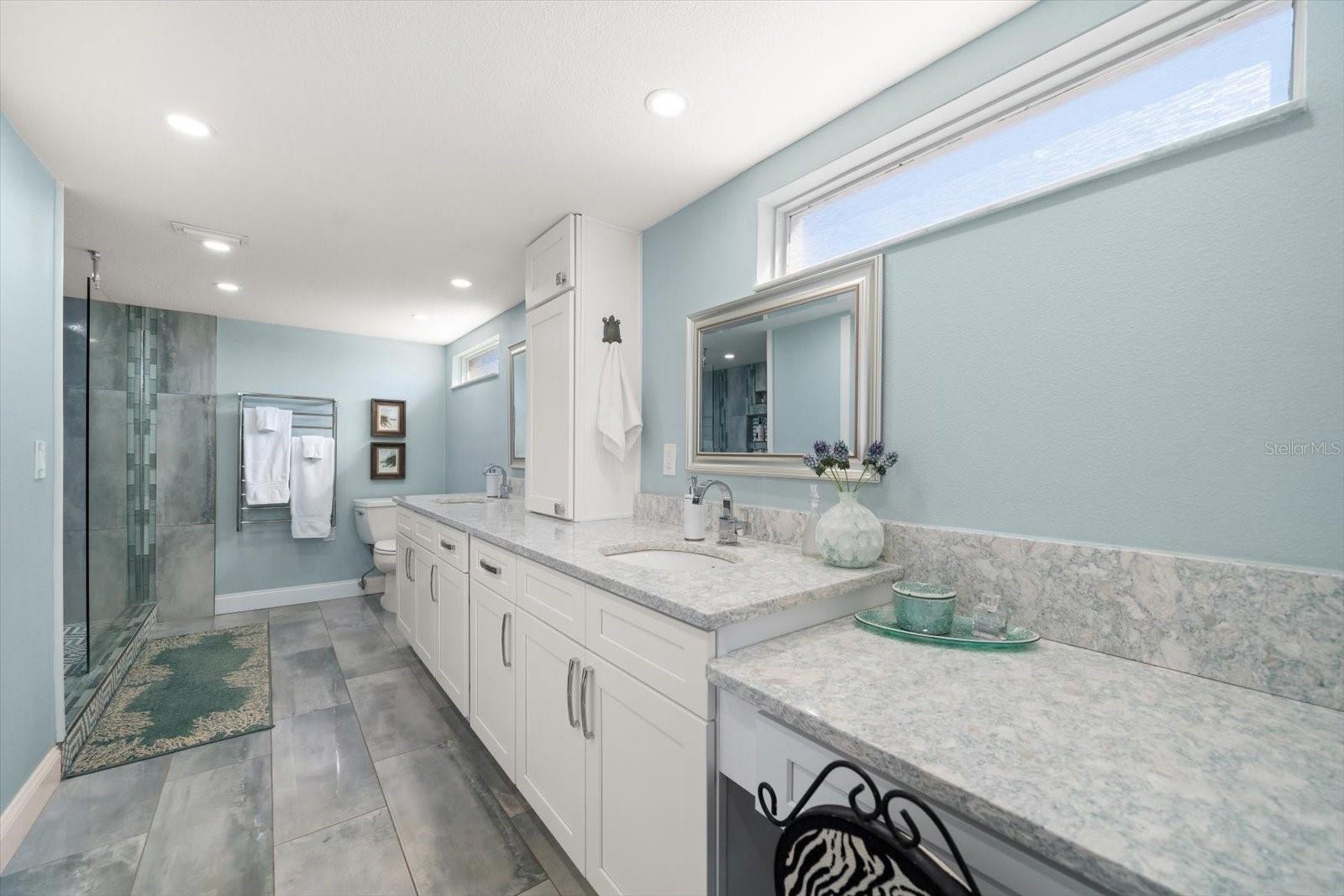 200 DOLPHIN PT #301, CLEARWATER BEACH, FL, 33767