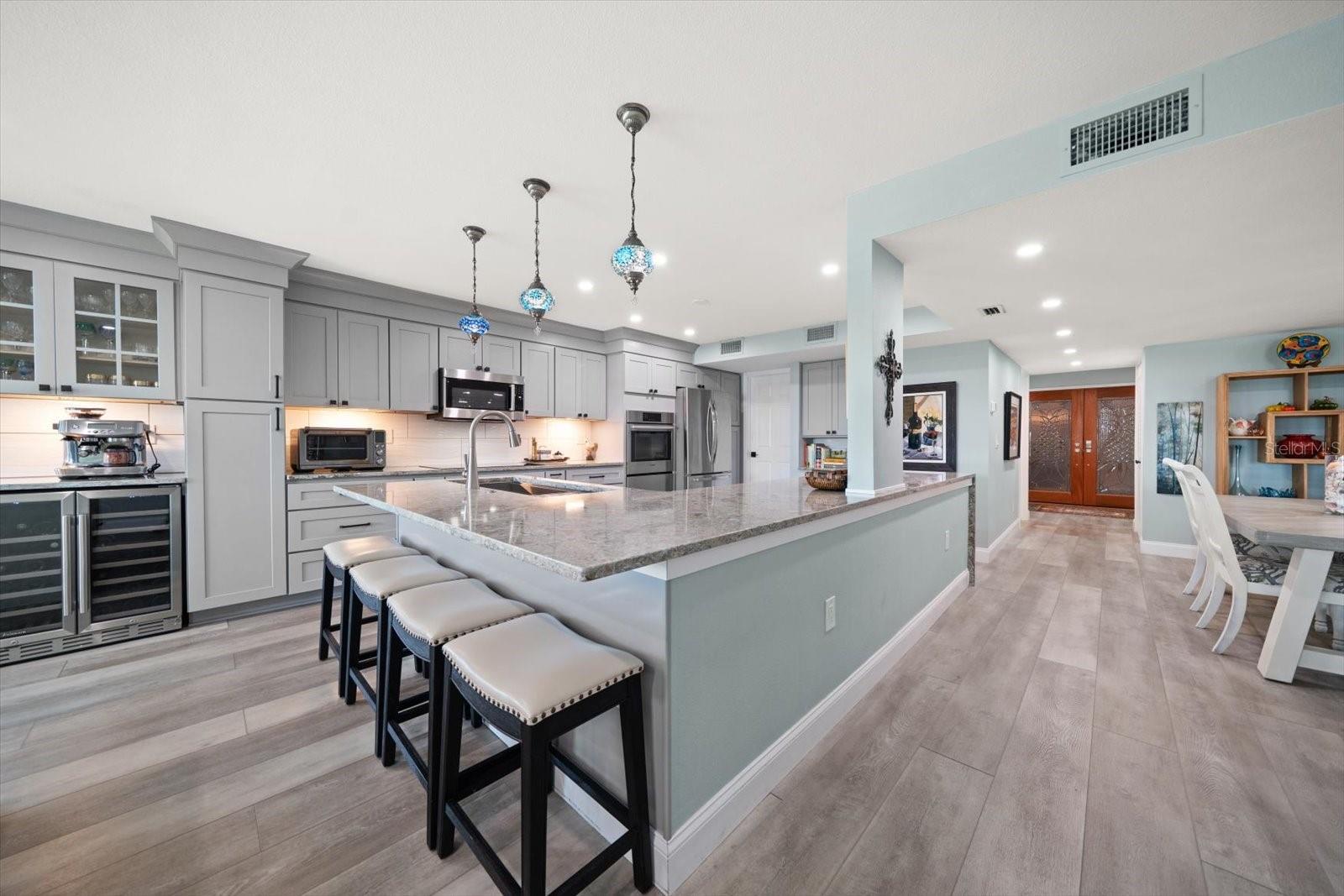 200 DOLPHIN PT #301, CLEARWATER BEACH, FL, 33767